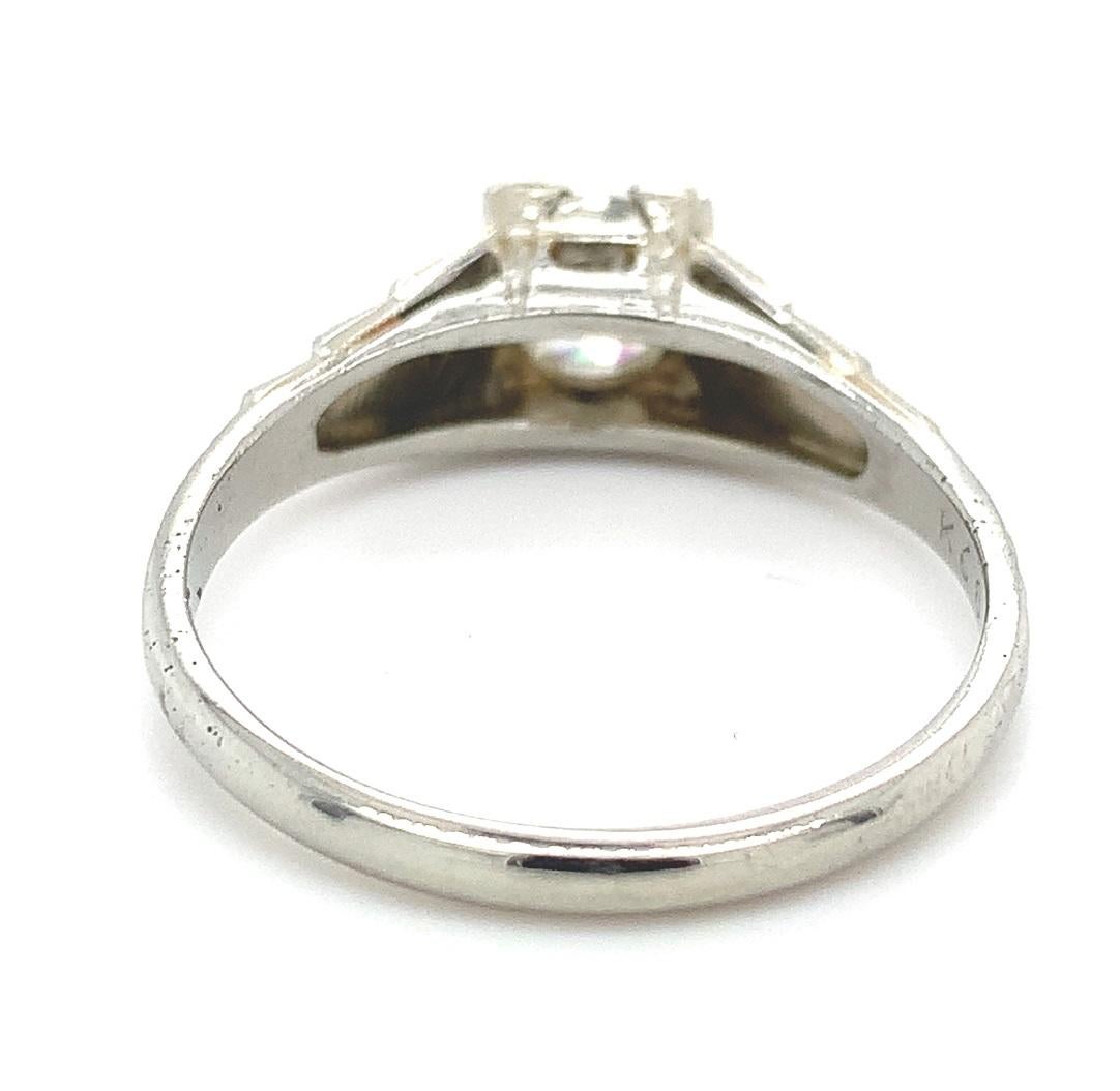 Anello con diamante in oro bianco 14K con un diamante taglio europeo del peso di circa 0.4 in vendita 1
