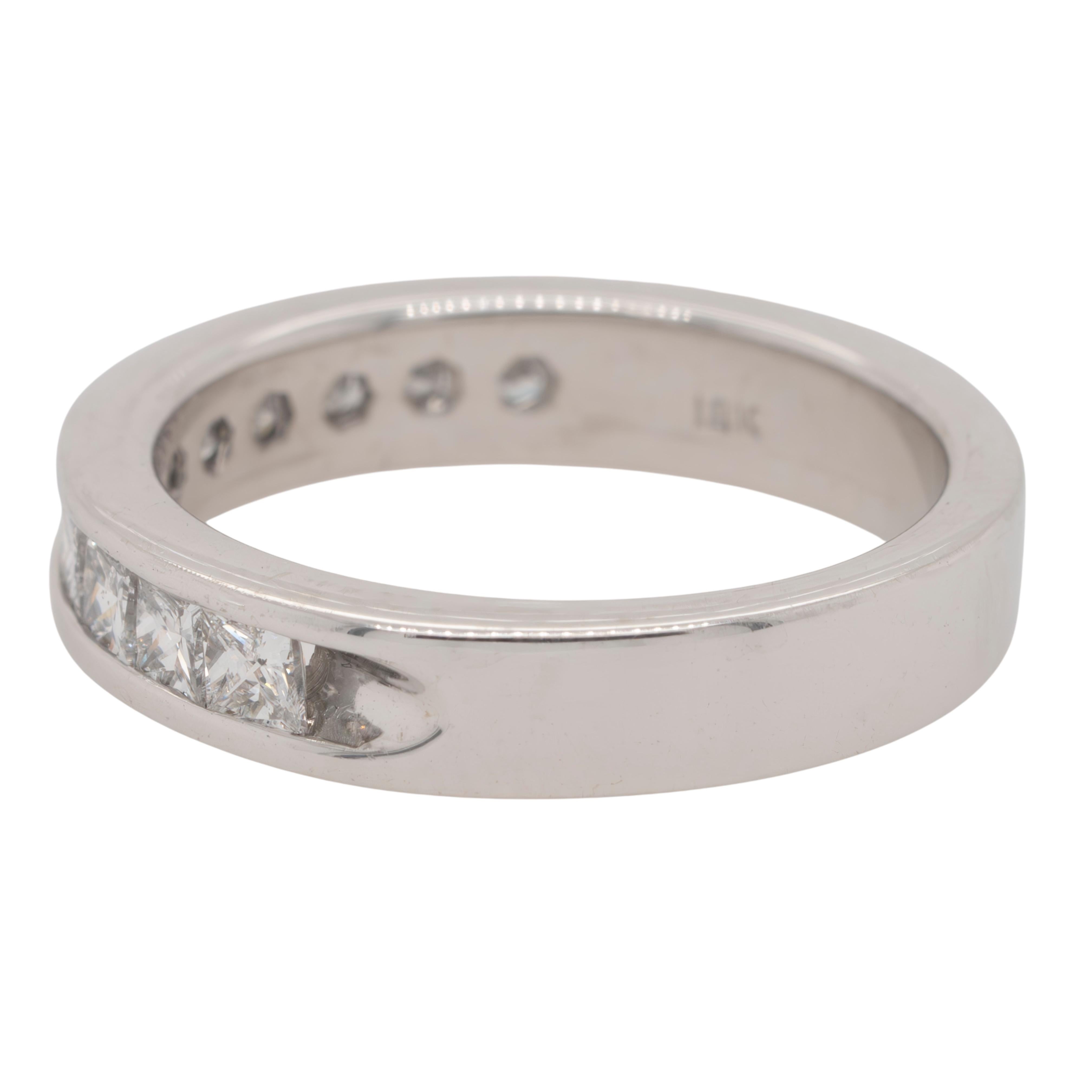 Women's or Men's 14K White Gold Diamond Ring For Sale