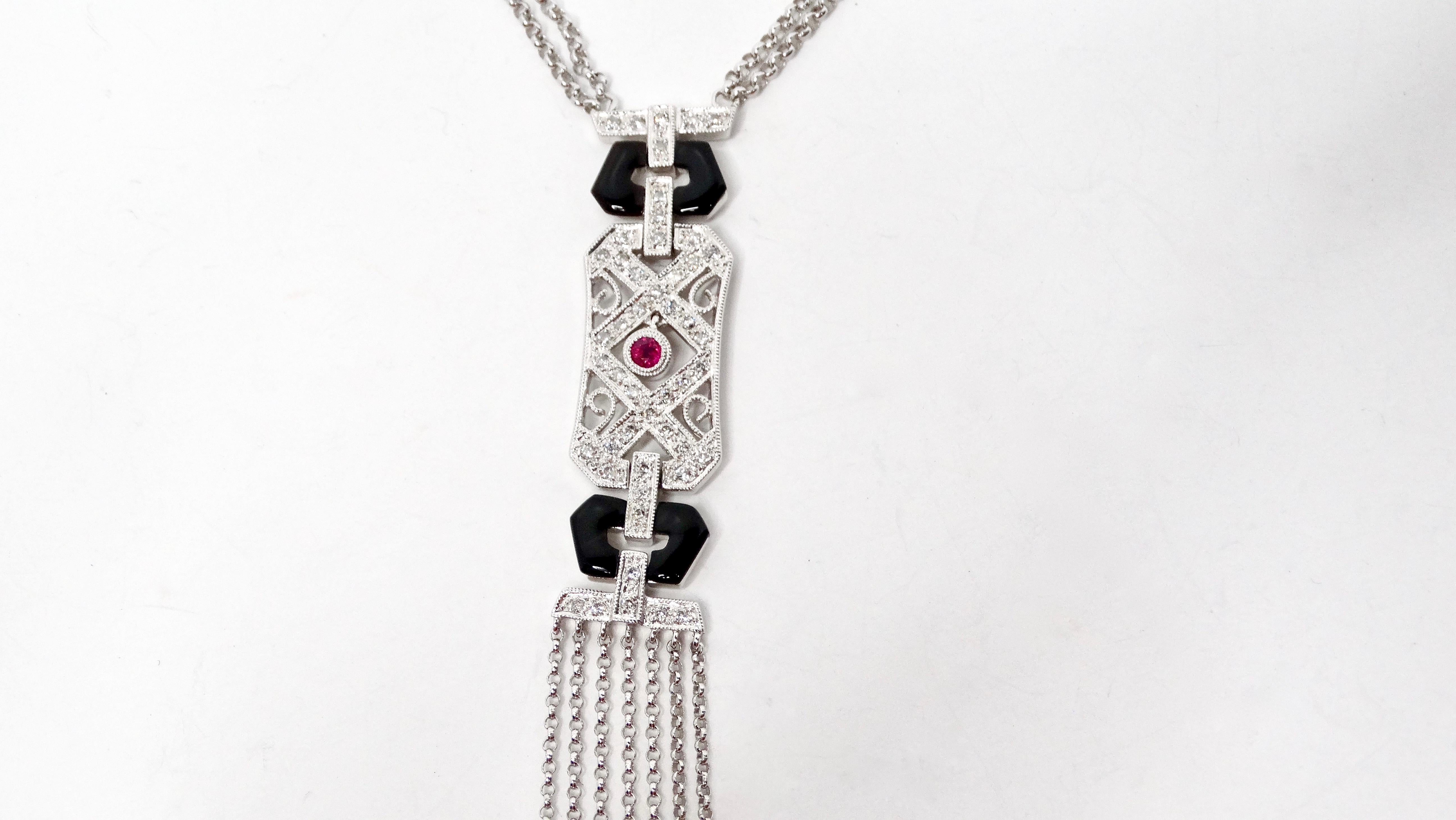 Donna Collana con ciondolo a doppia catena in oro bianco 14k con diamanti, rubini e onice in vendita