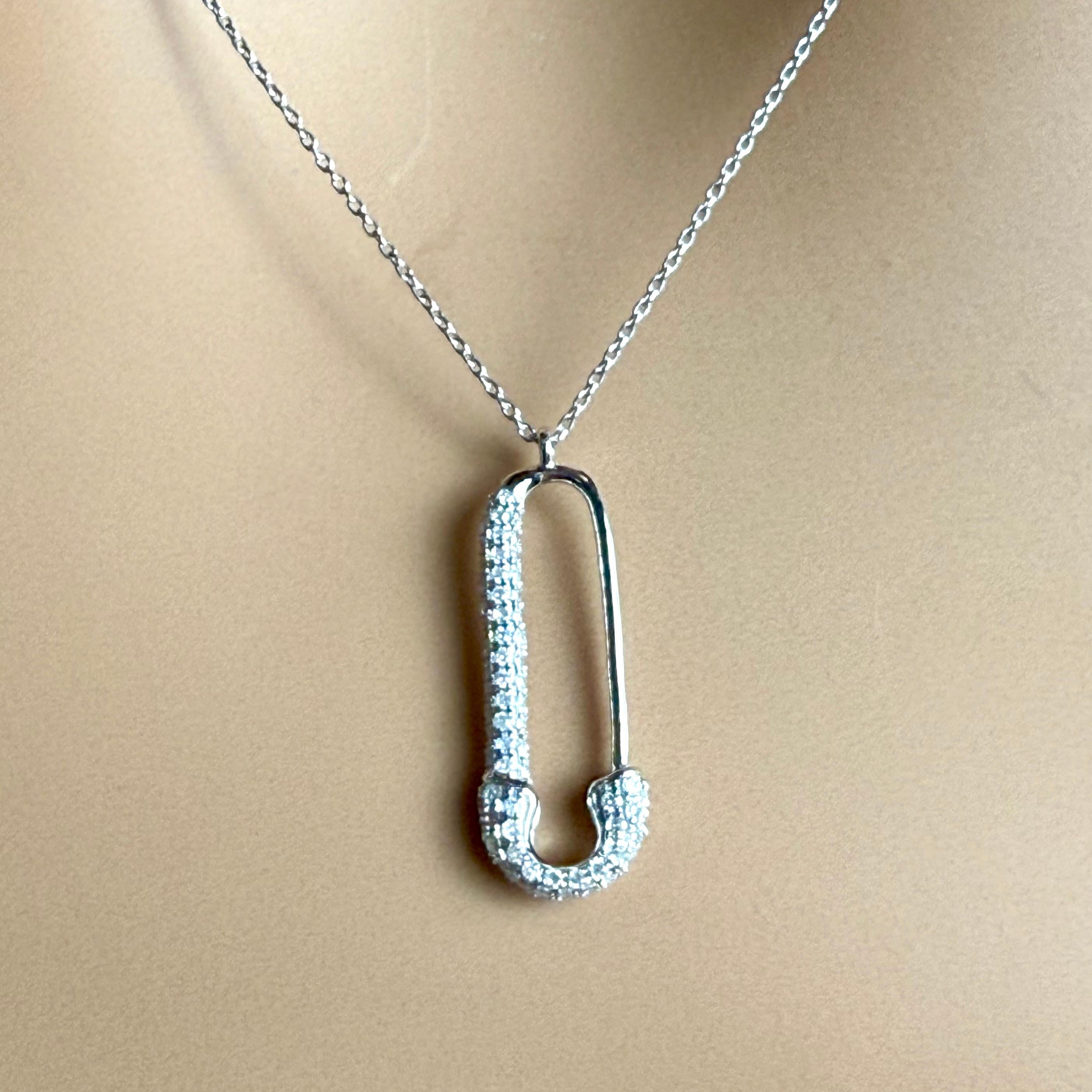 14K White Gold Diamond Safety Pin 0.20 Carats 0.78 Inch  Necklace 18 Inch in vendita 2