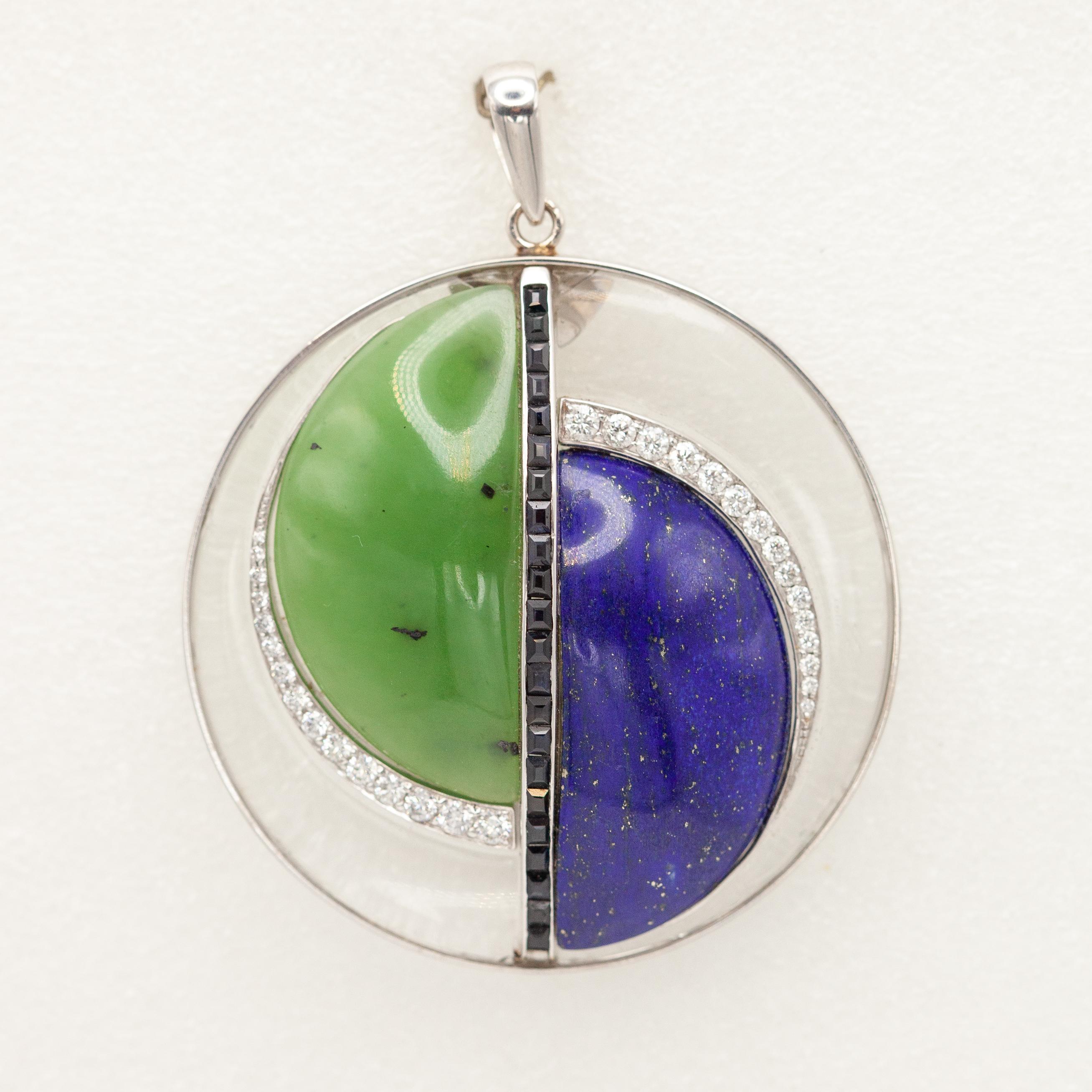 Taille cabochon Pendentif en or blanc 14K diamant saphir lapis et cristal de roche néphrite en vente