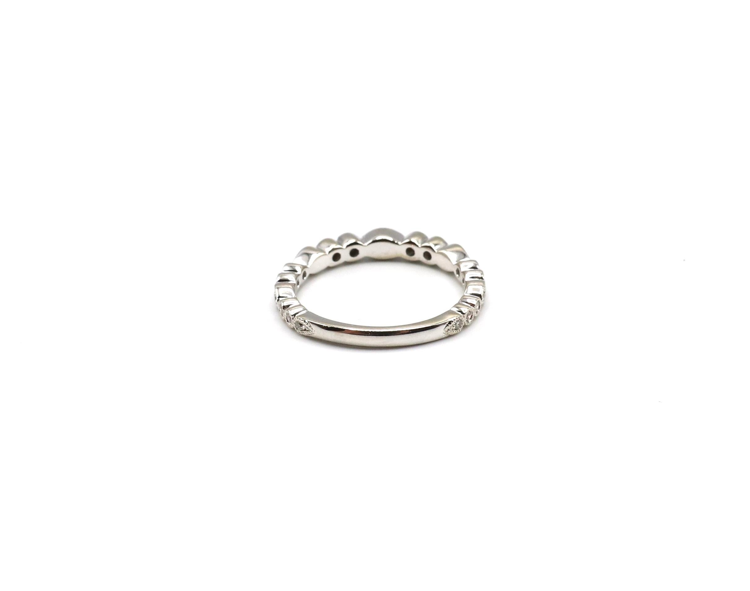 Round Cut 14 Karat White Gold Natural Diamond Scalloped Milgrain Wedding Band Ring For Sale