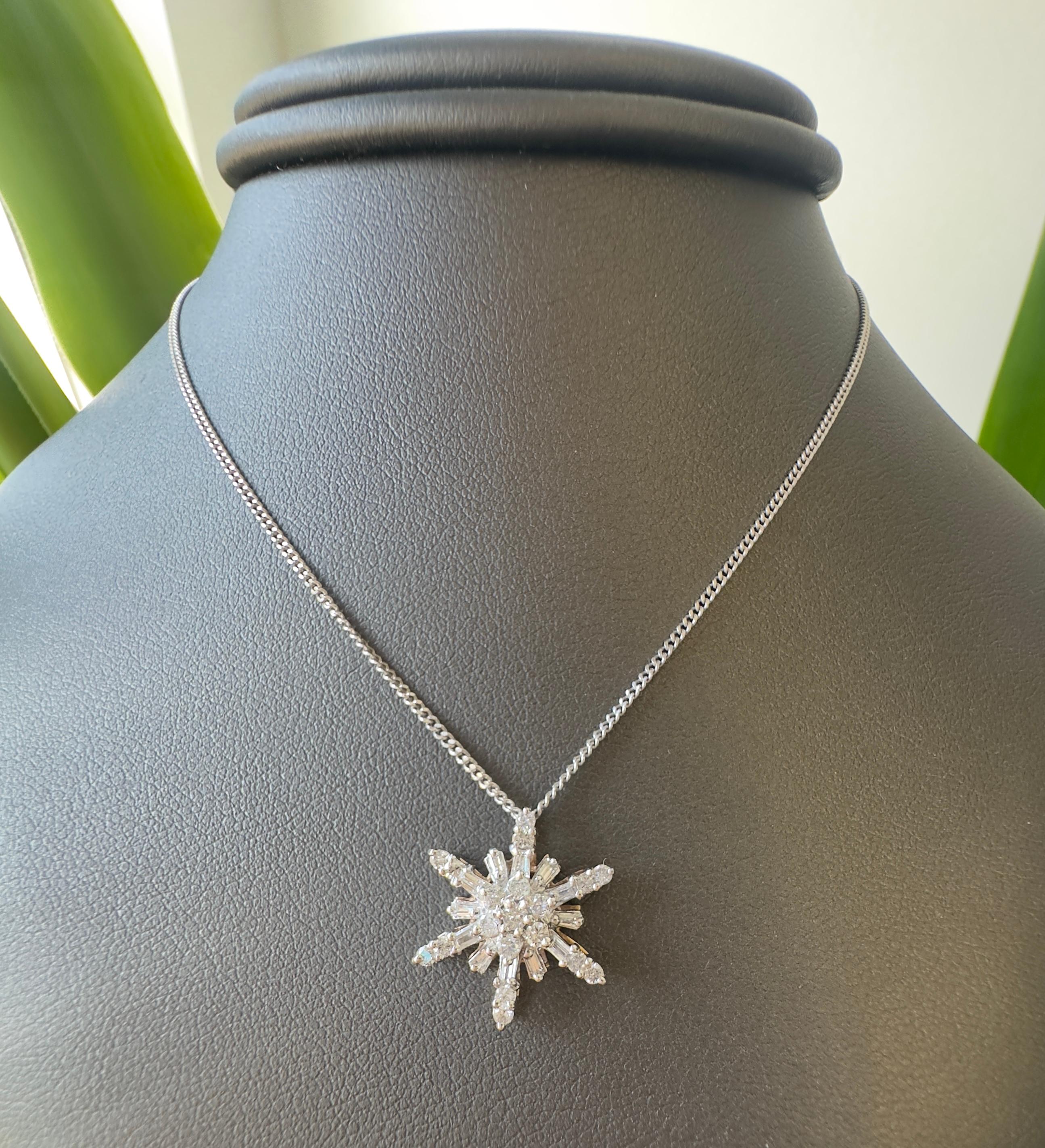 14k Weißgold Diamant-Halskette mit Schneeflocken-Anhänger im Angebot 2