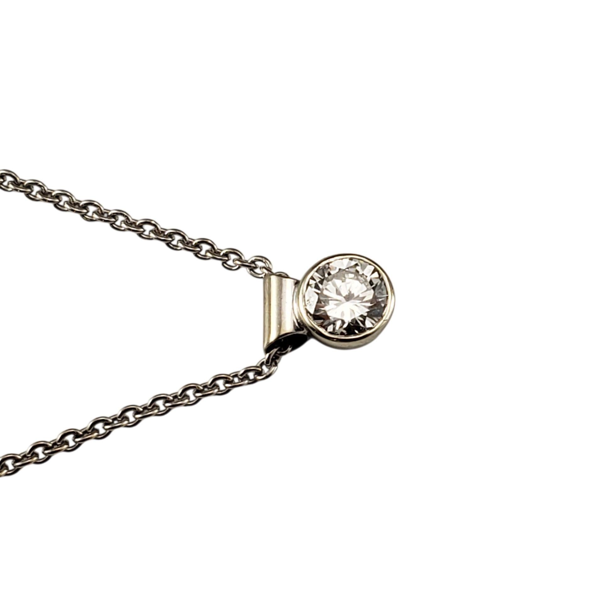 Taglio brillante Collana con solitario di diamanti in oro bianco 14K #23031 in vendita