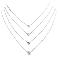 14k White Gold Diamond Solitaire Anhänger mit einem Gewicht von .89pts.