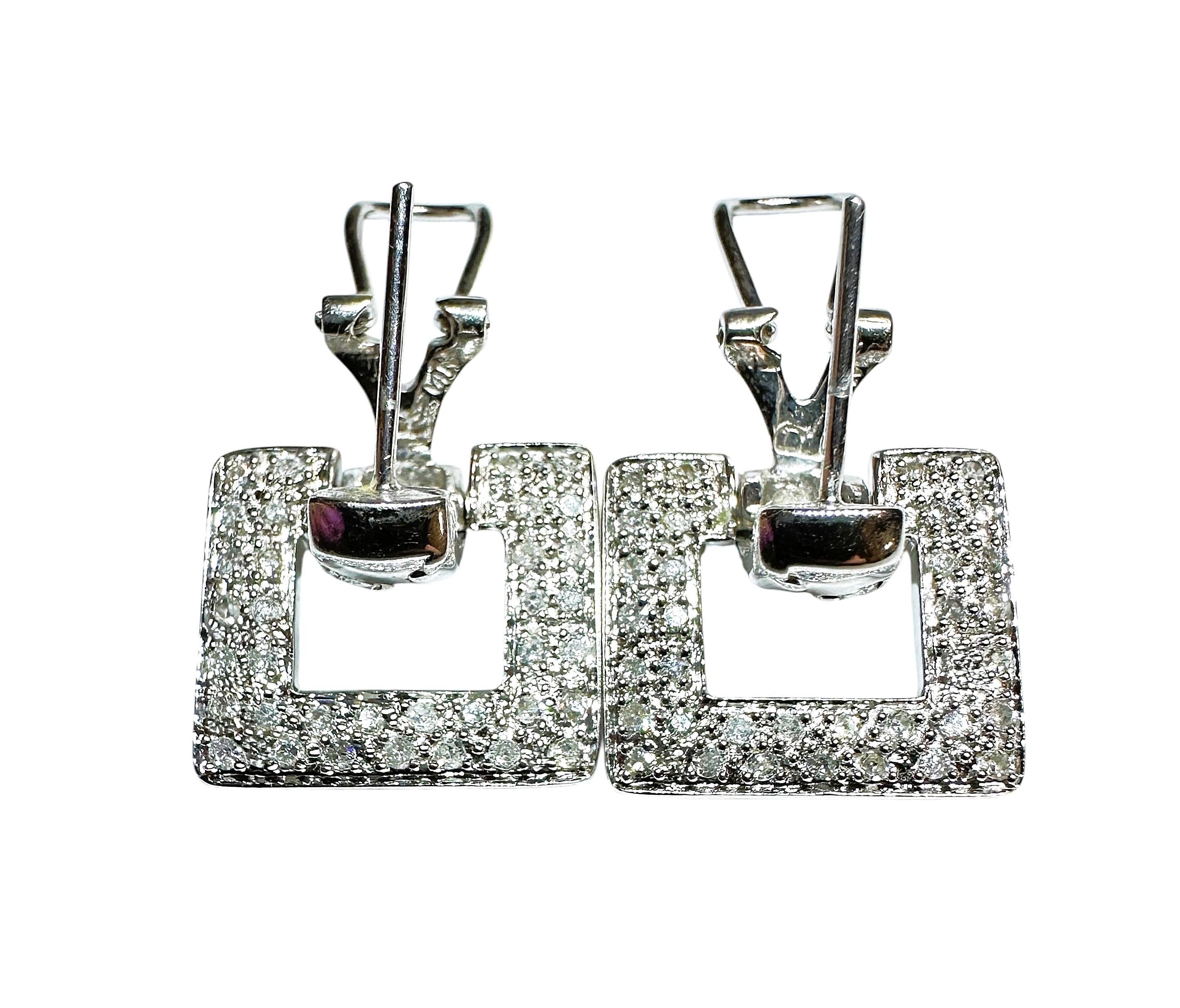 Orecchini a bussola quadrati con diamanti in oro bianco 14k con fondello Omega - Marchio del produttore in vendita 1