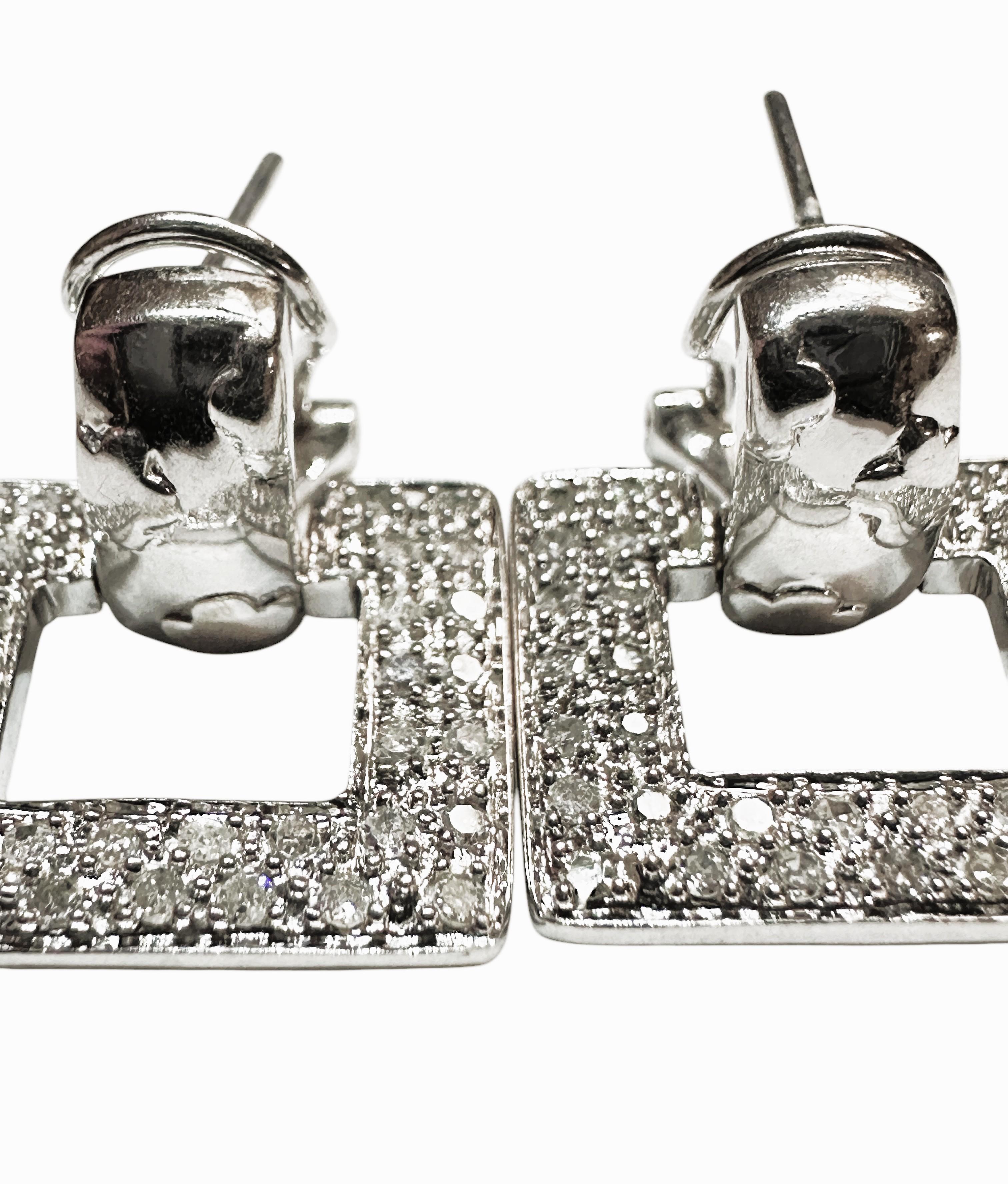 Orecchini a bussola quadrati con diamanti in oro bianco 14k con fondello Omega - Marchio del produttore in vendita 2