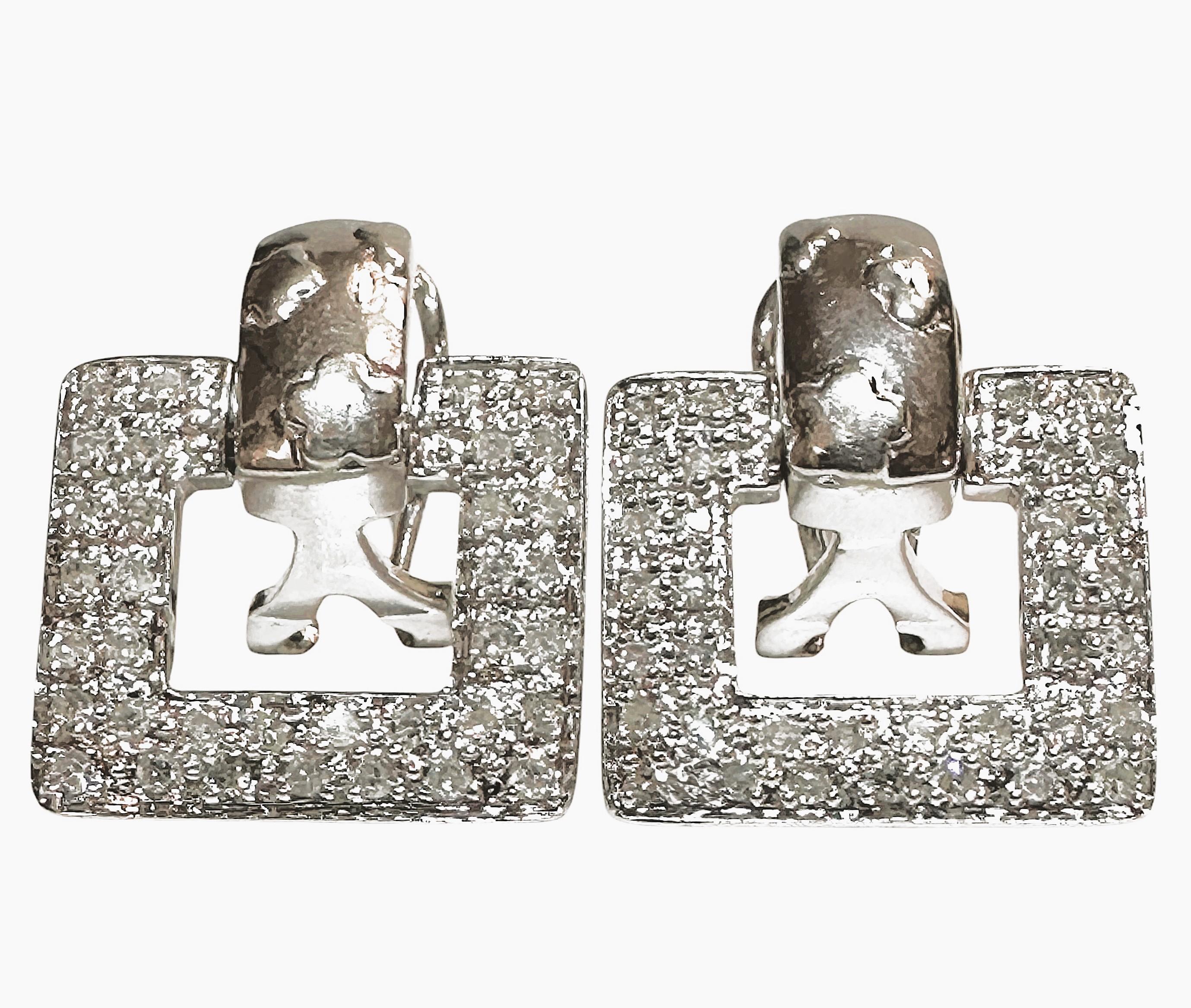 Orecchini a bussola quadrati con diamanti in oro bianco 14k con fondello Omega - Marchio del produttore in vendita 3