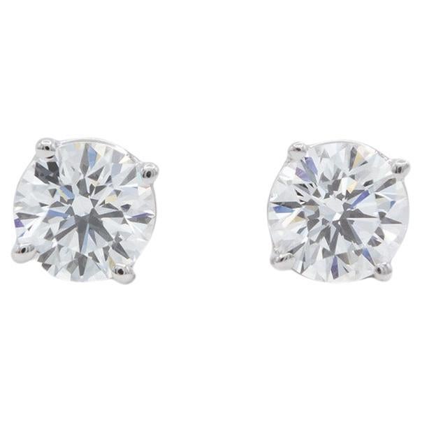 Clous d'oreilles en or blanc 14 carats et diamants 1,80 ctw support à vis en vente