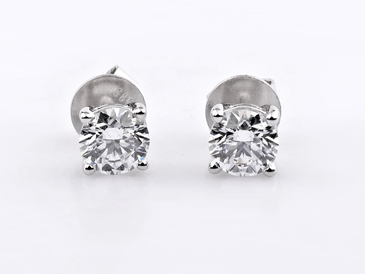 Contemporain Boucles d'oreilles en or blanc 14K à diamant - poids total de 2,05 carats en vente