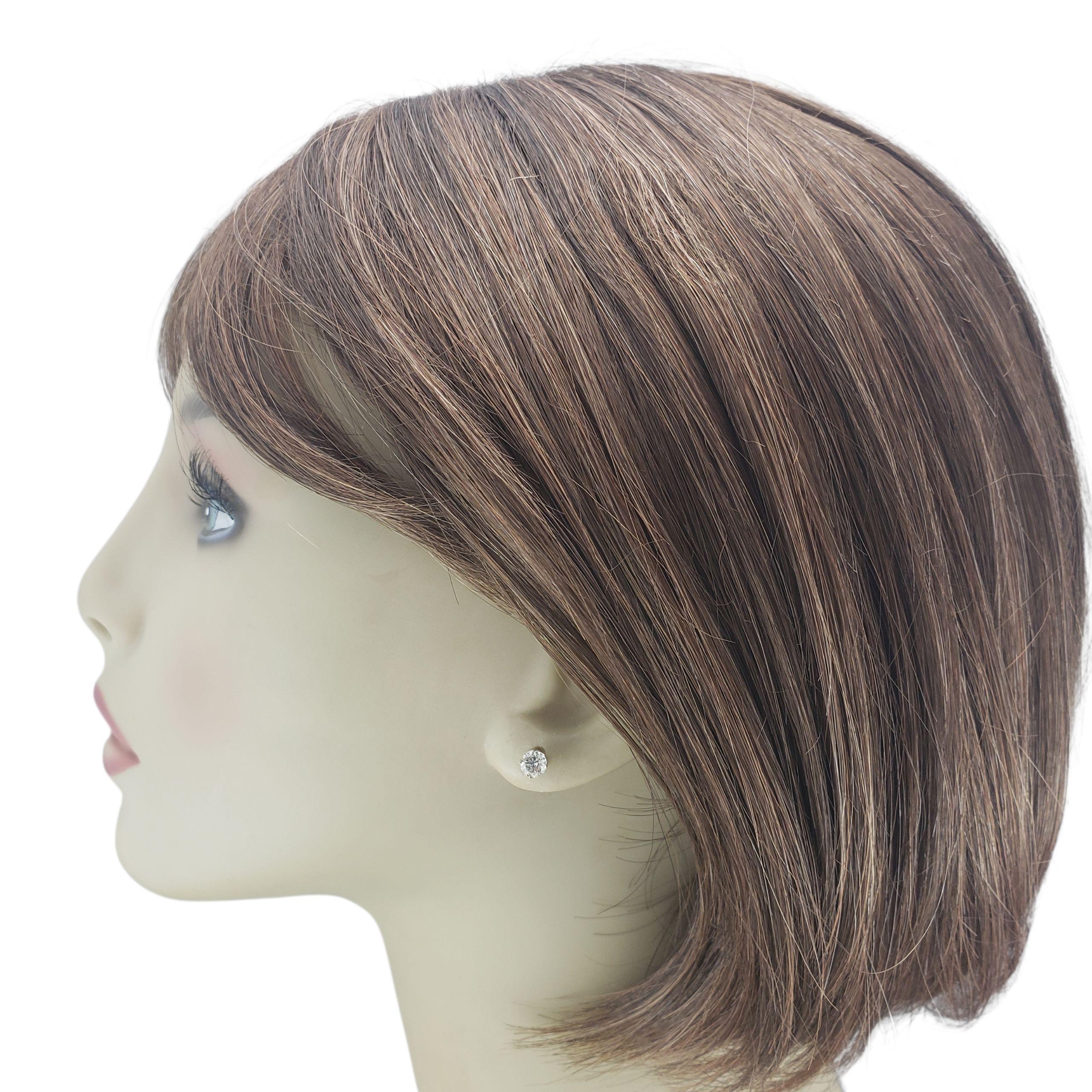 Orecchini con diamante in oro bianco 14K #23464 In condizioni buone in vendita a Washington Depot, CT