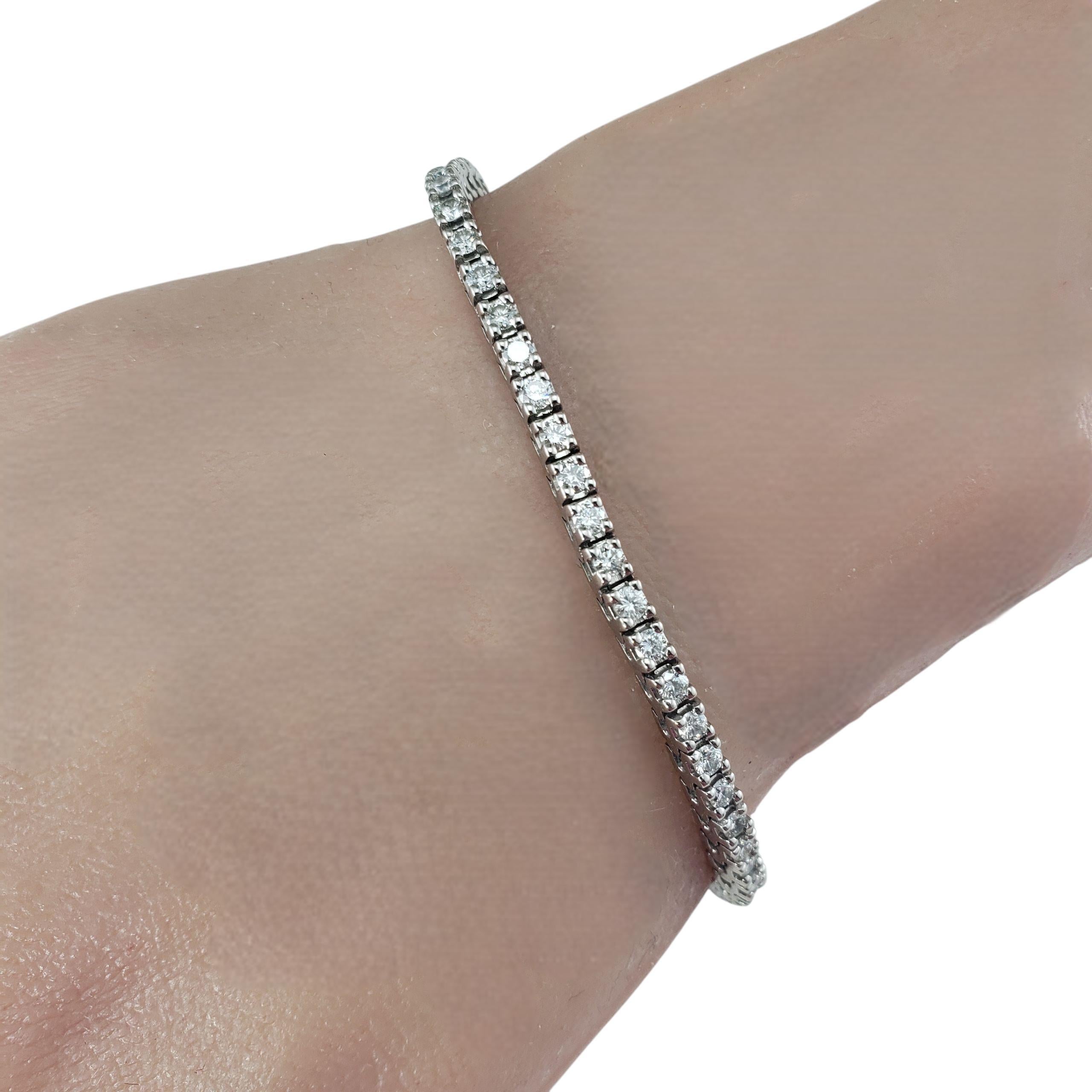 Pulsera de tenis con diamantes de oro blanco de 14 quilates #22999 en venta 3