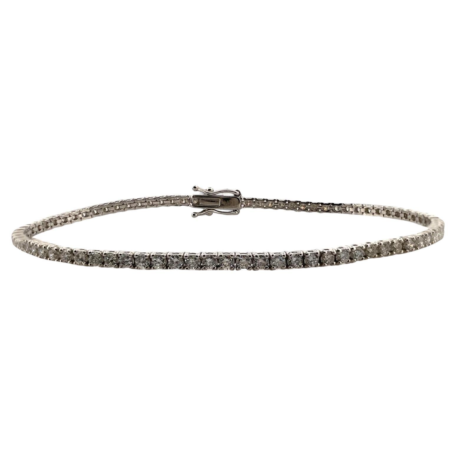 Bracciale tennis con diamanti in oro bianco 14k, peso totale 2,50 carati