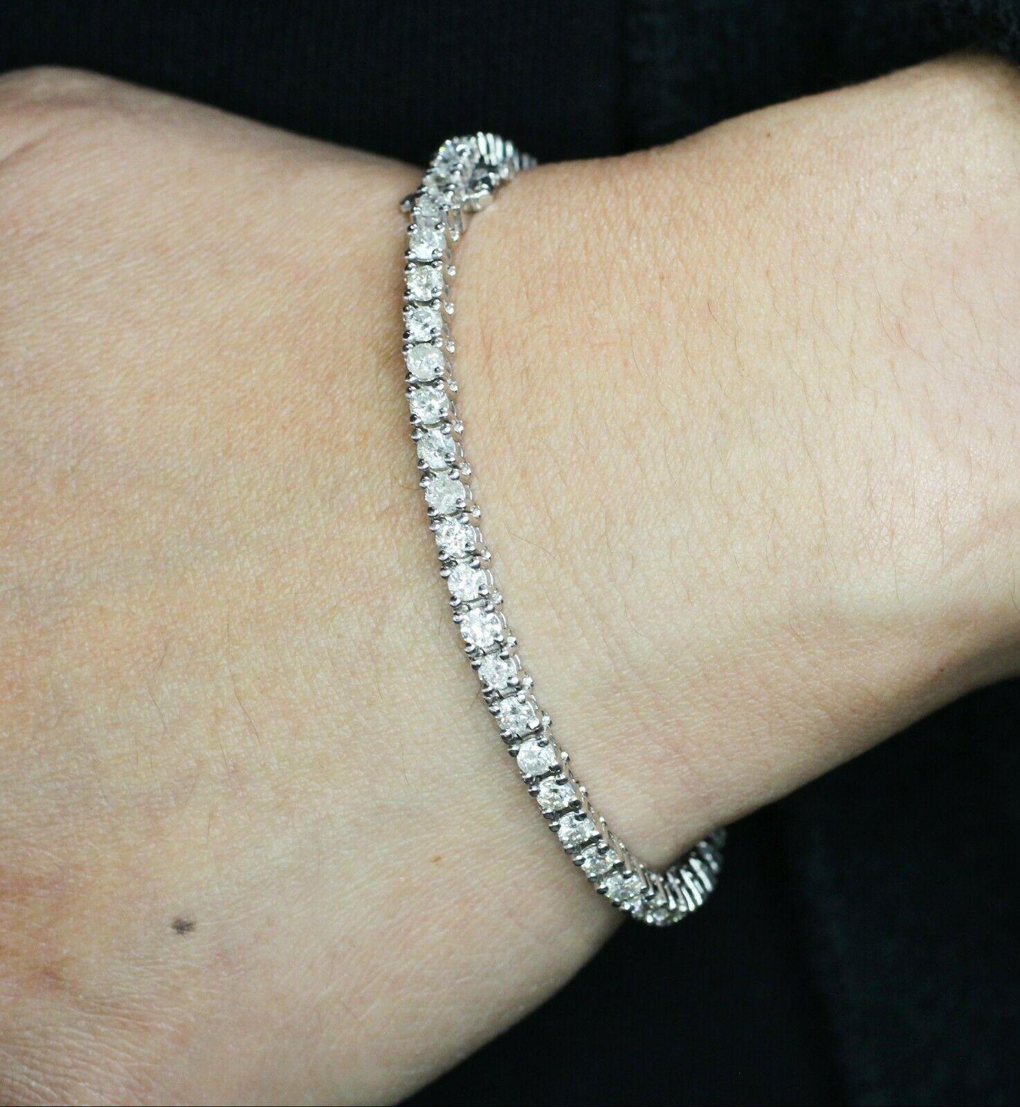 14 Karat White Gold Diamond Tennis Bracelet 4.00 Carat In Excellent Condition In Los Angeles, CA