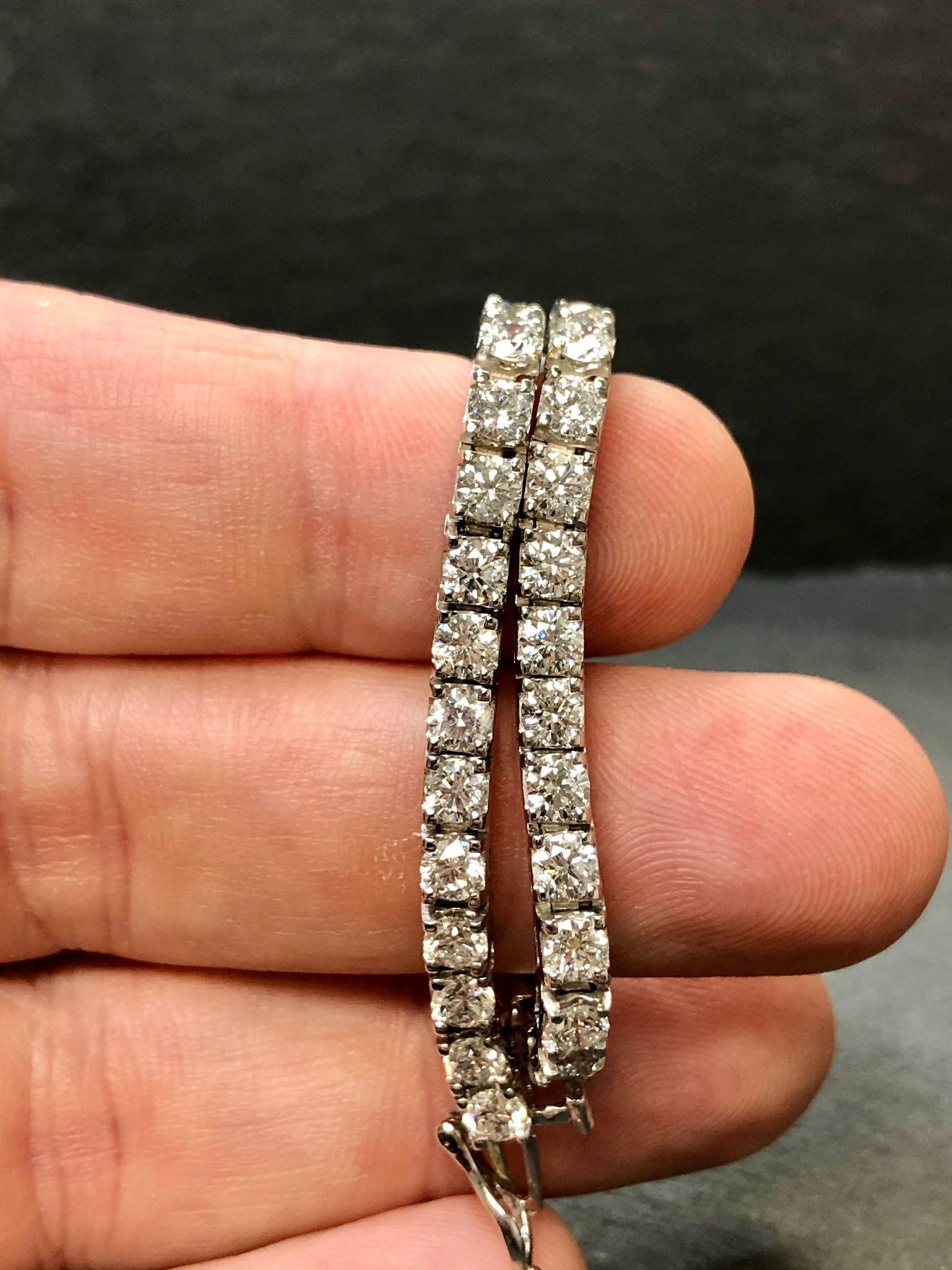 14 Karat Weißgold Diamant-Tennisarmband 7,15 Karattw im Zustand „Gut“ im Angebot in Winter Springs, FL