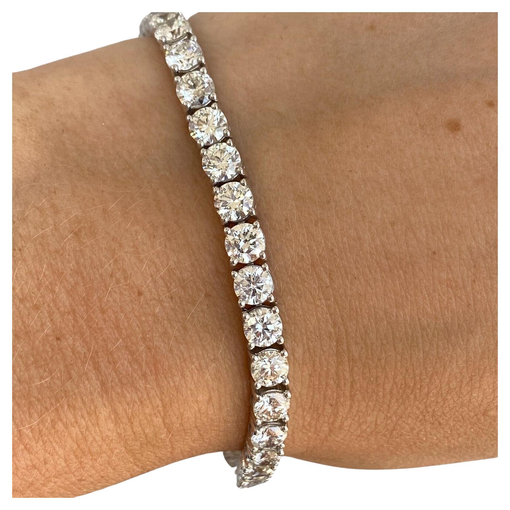 Bracelet « Tennis » en or blanc 14 carats avec diamants pesant 12,07 carats