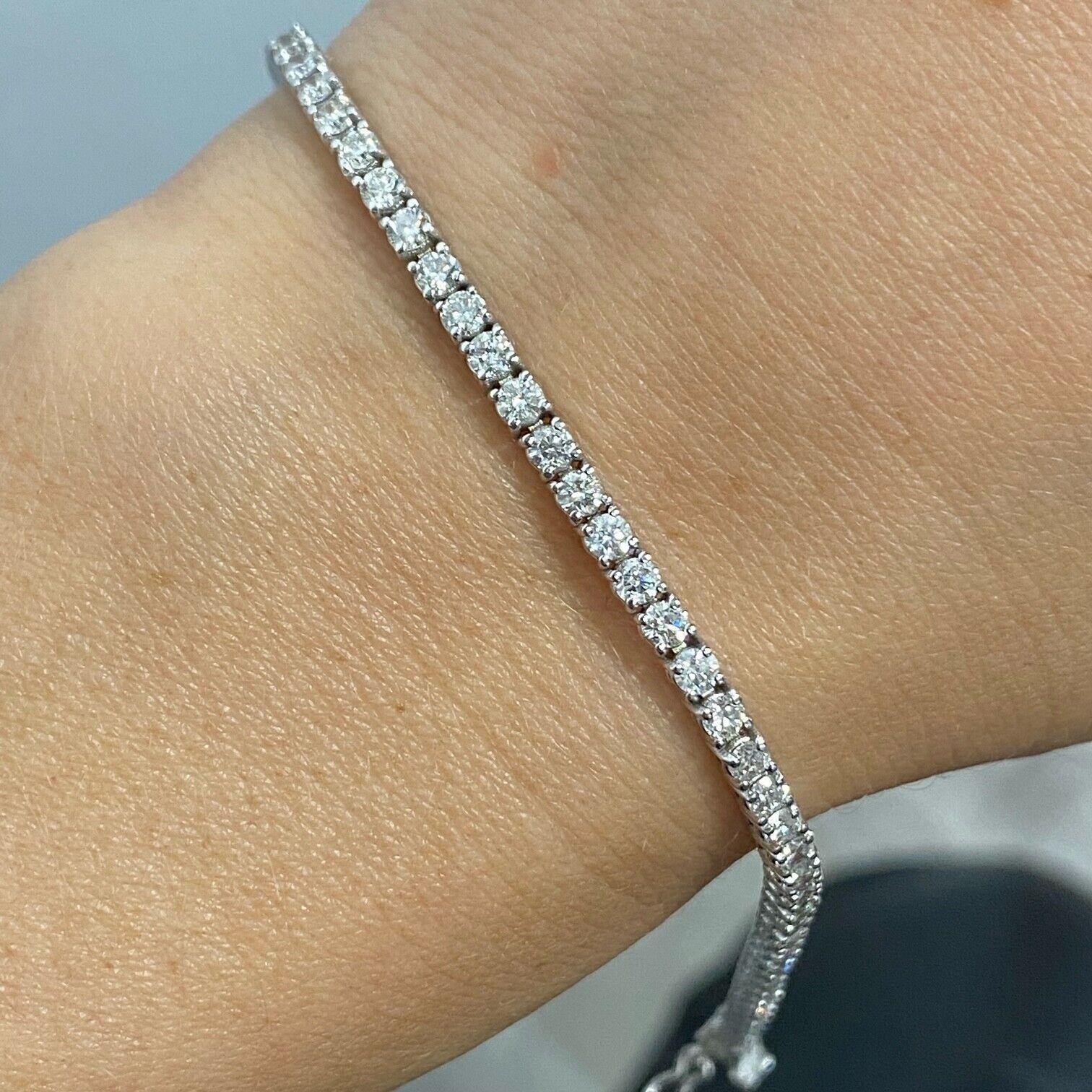 DIAMOND TENNIS BRACELET 
Specifications:
    main stone:ROUND DIAMONDS
    carat total weight: APPROXIMATELY 3.43 CTW
    color:G
    clarity:SI3-I1
    metal:14K gold
    type:BRACELET
    weight:7.35 gr
    LENGTH:7 INCH