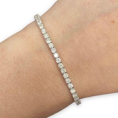 Bracelet tennis en or blanc 14 carats avec diamants pesant 4,50 carats