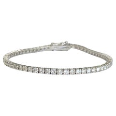 Bracelet tennis en or blanc 14 carats avec diamants pesant 4,50 carats