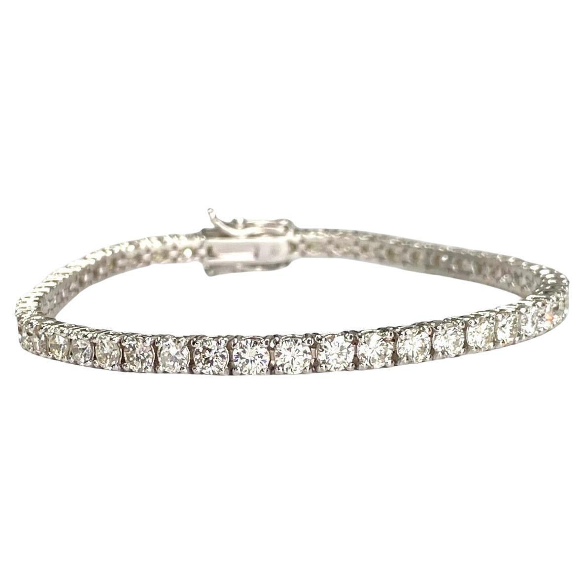 14 Karat Weißgold Diamant-Tennisarmband mit Gewicht von 6,25 Karat im Angebot