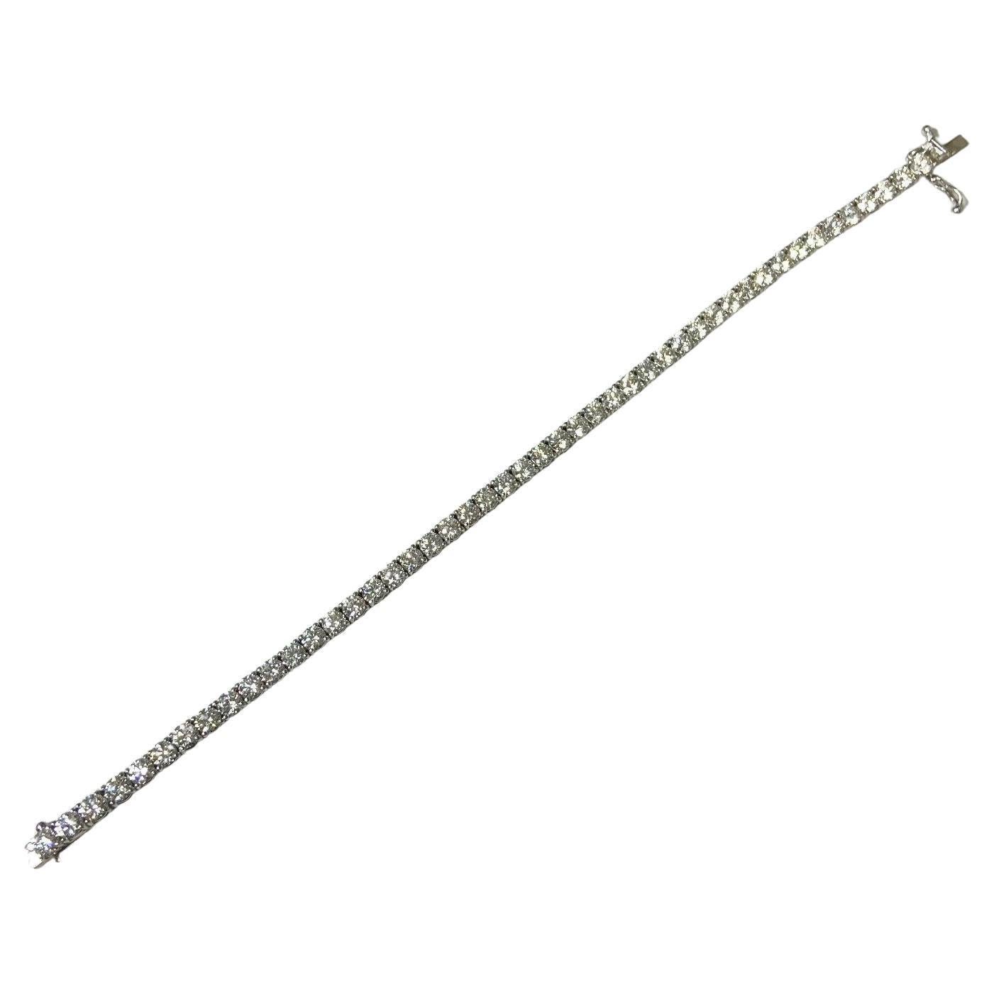 14k White Gold Diamond Tennis Bracelet Weighing 8.67 Ctw For Sale
