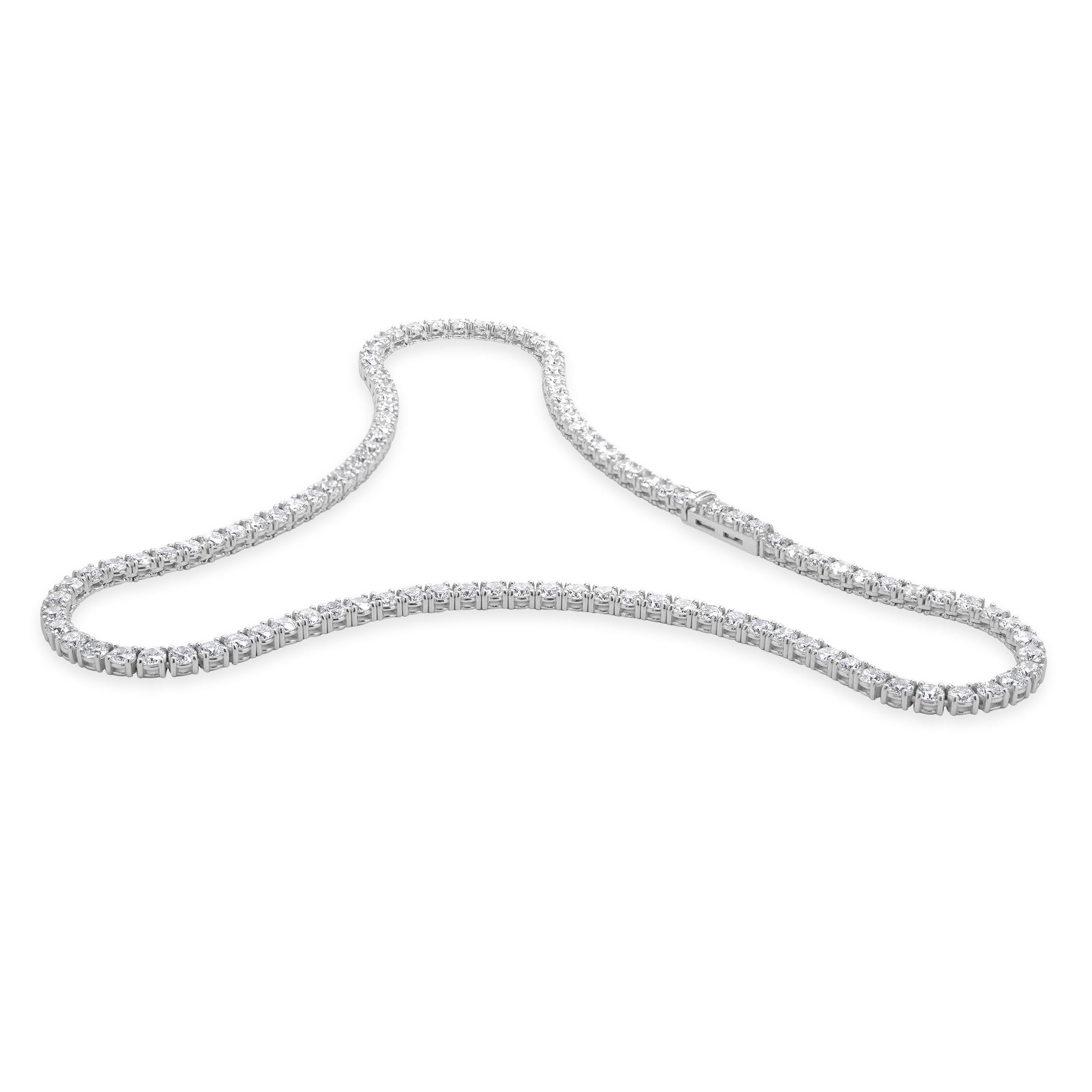 Round Cut 14k White Gold Diamond Tennis Necklace For Sale