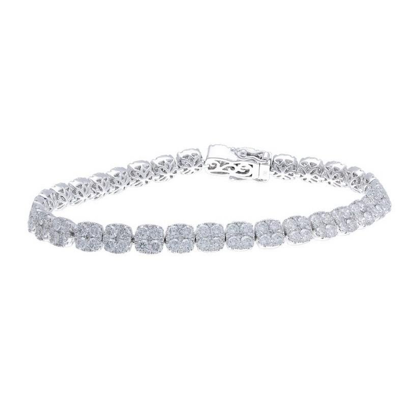 Karat Gesamtgewicht: Dieses exquisite Armband der Moonlight Collection Cushion Clusters hat ein Gesamtkaratgewicht von 7,5 Karat und hebt die Brillanz von 297 runden Diamanten hervor, die sorgfältig in bezaubernden Kissen angeordnet