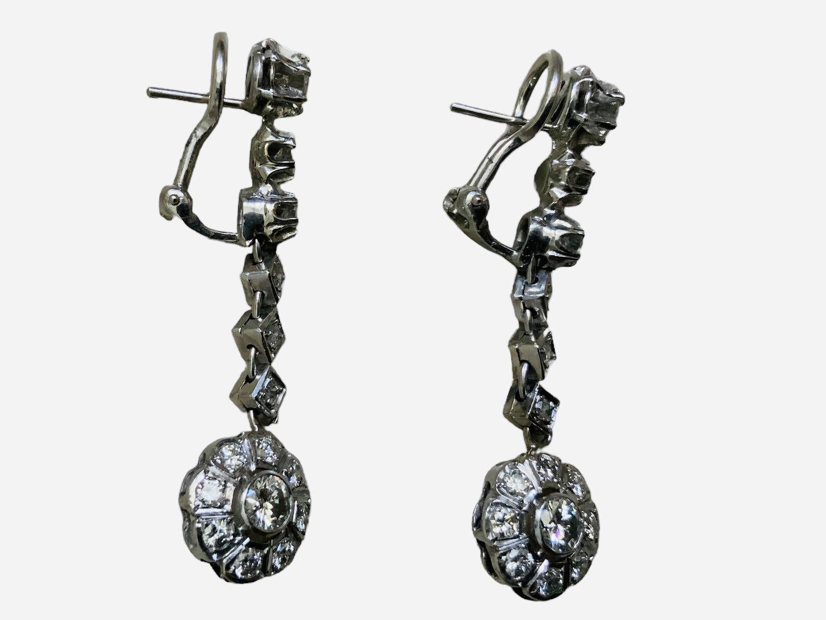 Round Cut 14K White Gold Diamonds Pair Of Earrings  For Sale