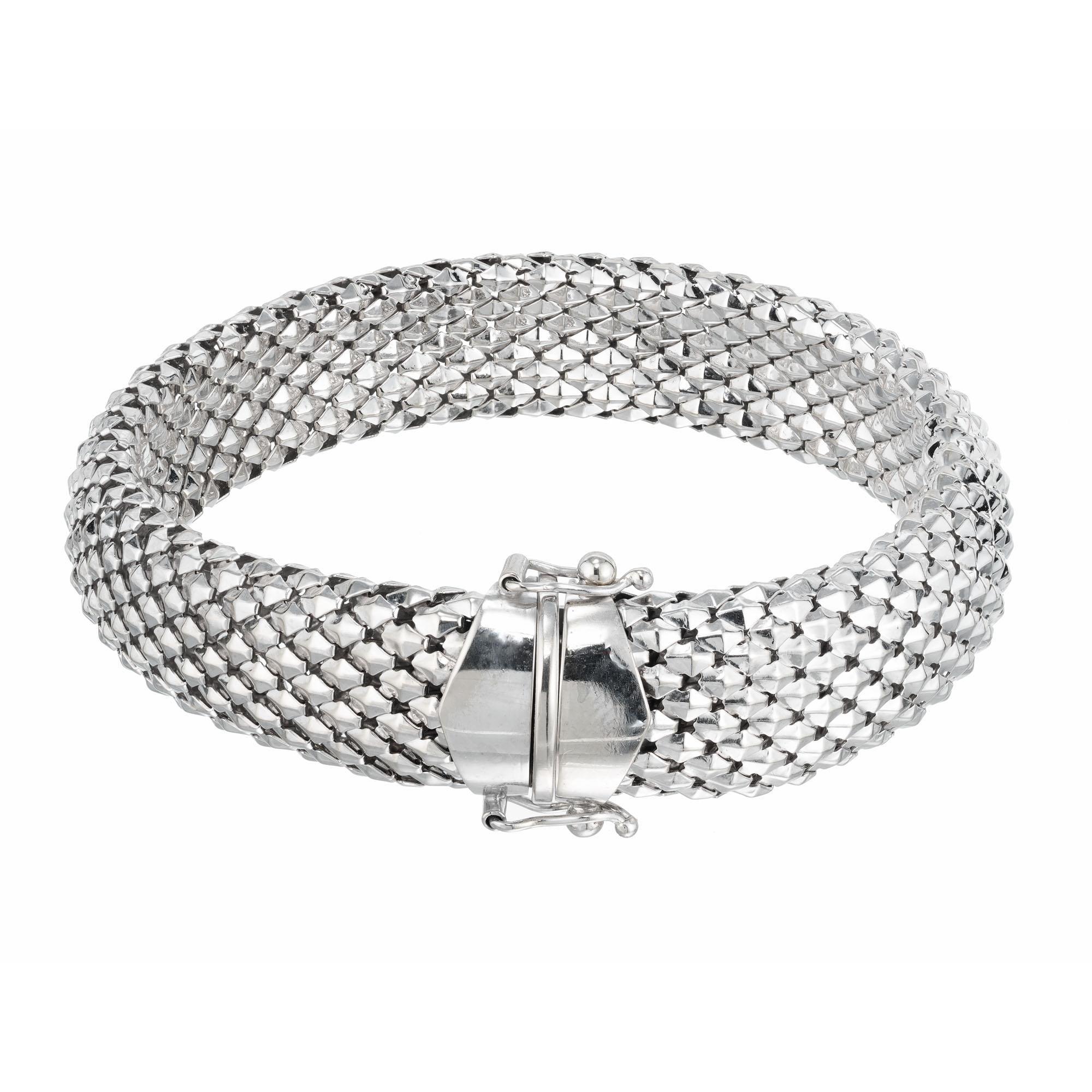 14 Karat White Gold Domed Weave Bracelet In Excellent Condition For Sale In Stamford, CT