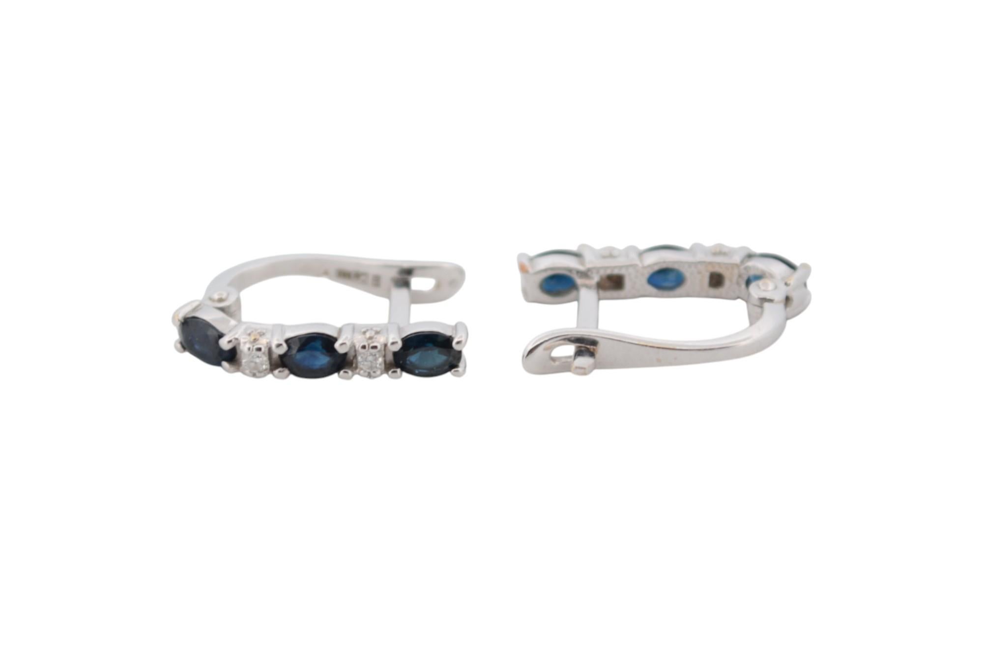 Ohrringe aus 14K Weißgold mit natürlichen Diamanten und Saphiren_128788 (Brillantschliff) im Angebot