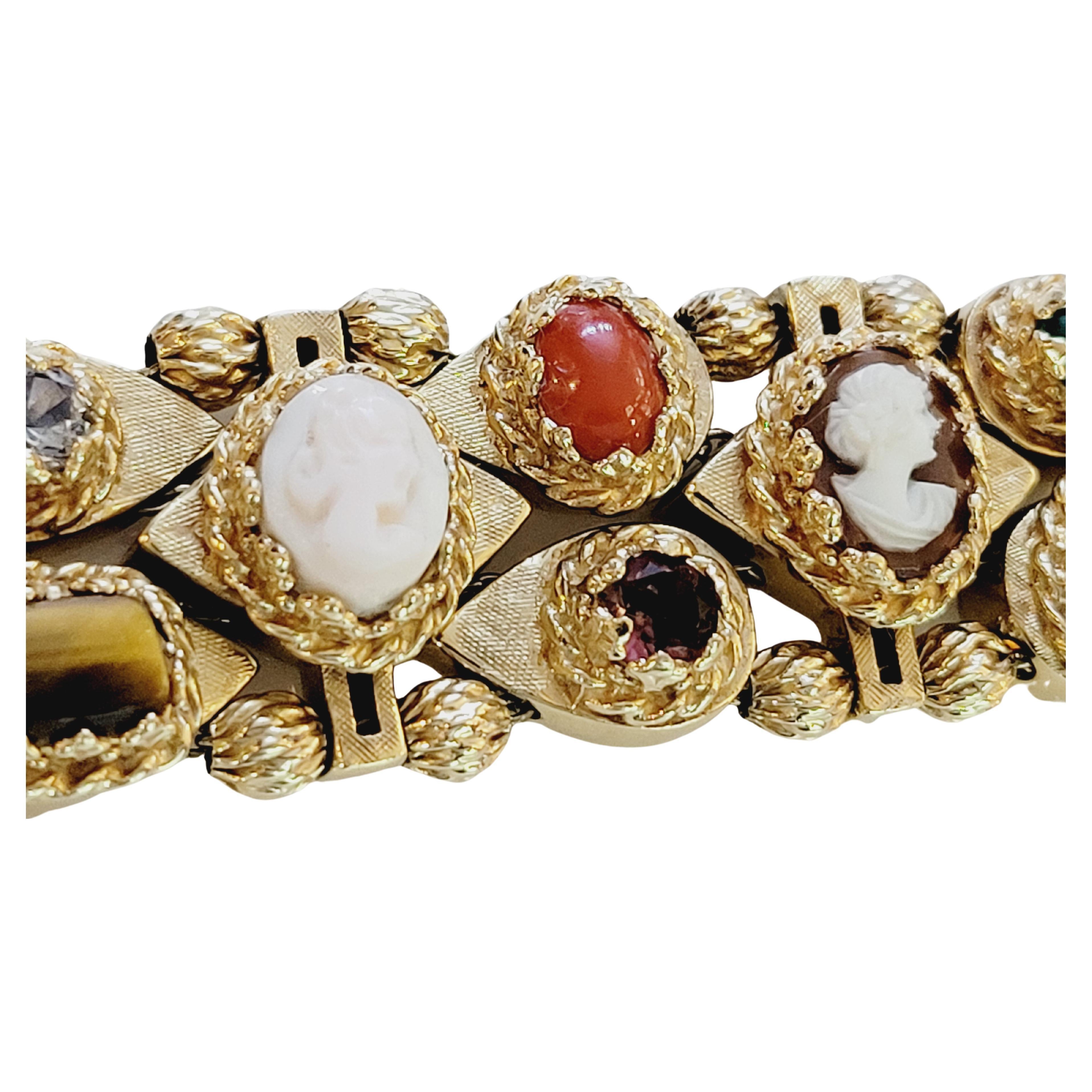 Bracelet en or blanc 14k  avec saphirs et diamants en vente
