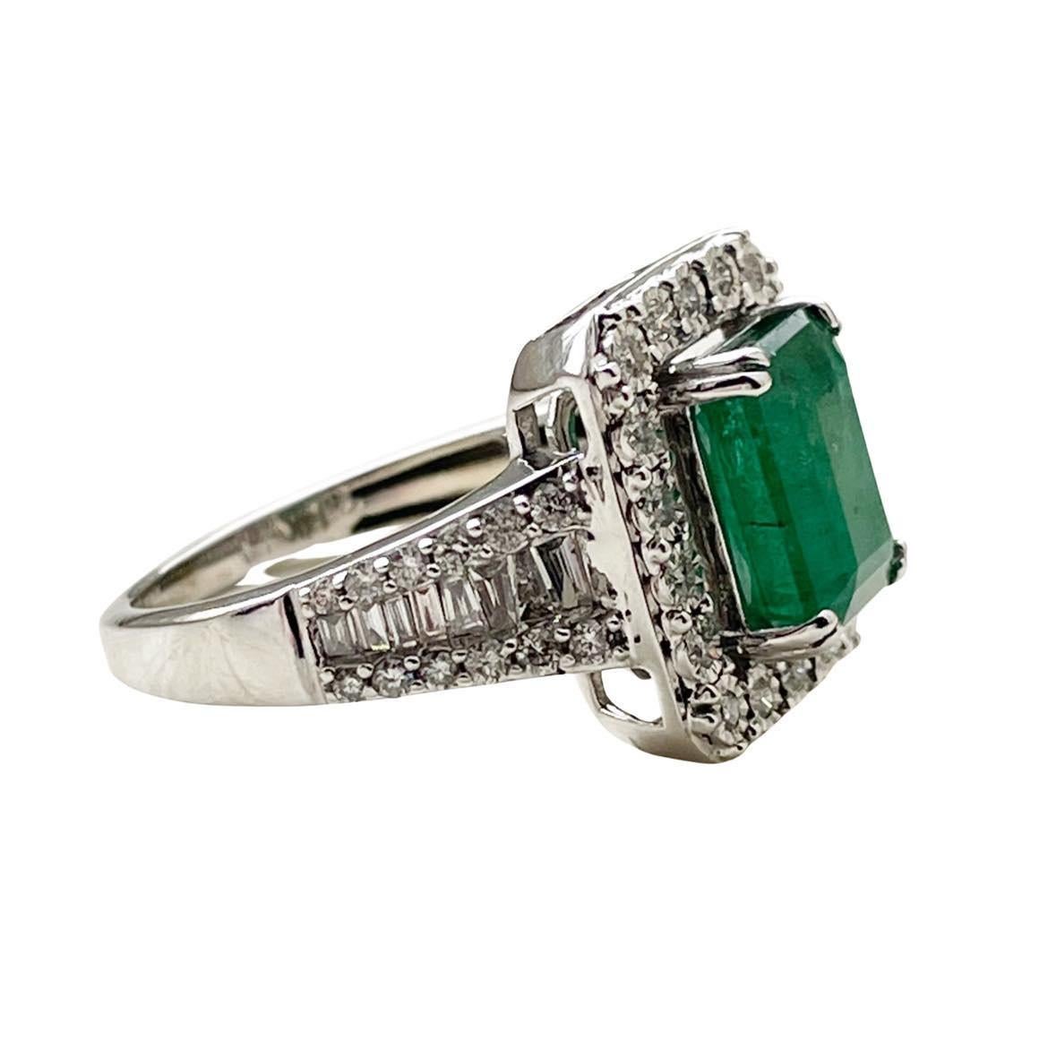 14K Weißgold Effy Smaragdschliff Grüner Smaragd Quadratischer Diamant Halo Cocktail-Ring 3