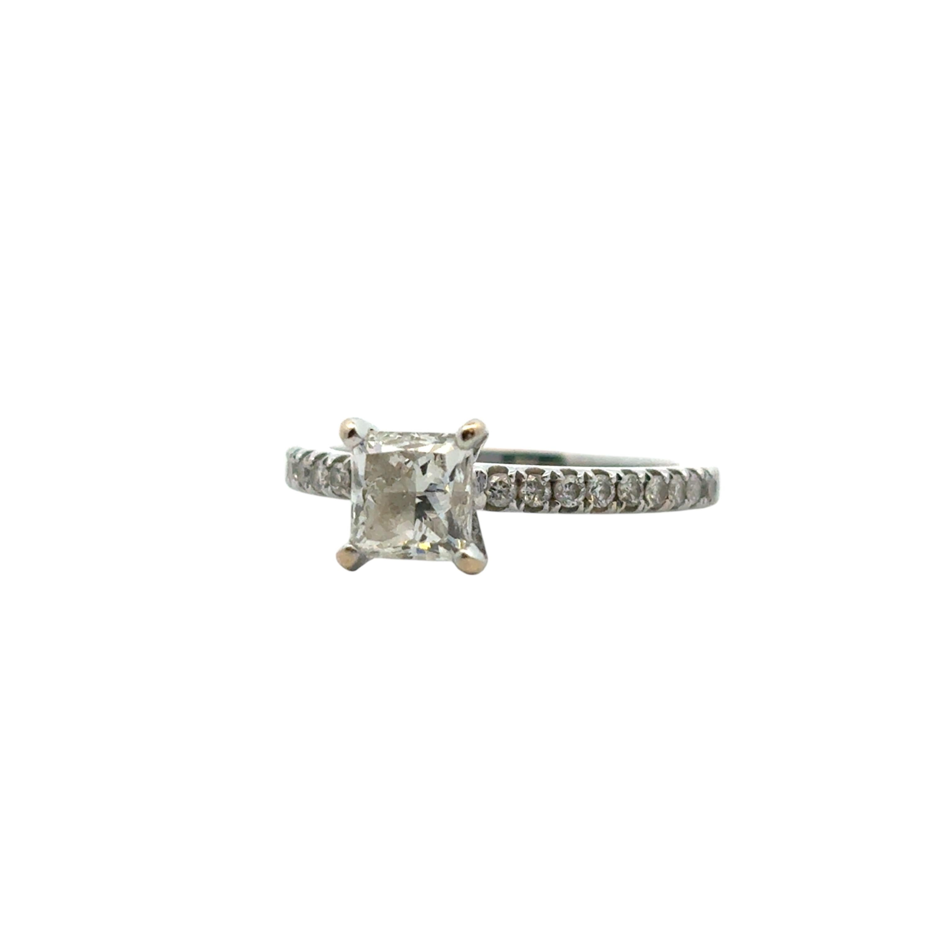 Verlobungsring aus 14 Karat Weißgold mit EGL-zertifiziertem 0,91 Karat Diamant im Prinzessinnenschliff im Angebot 4