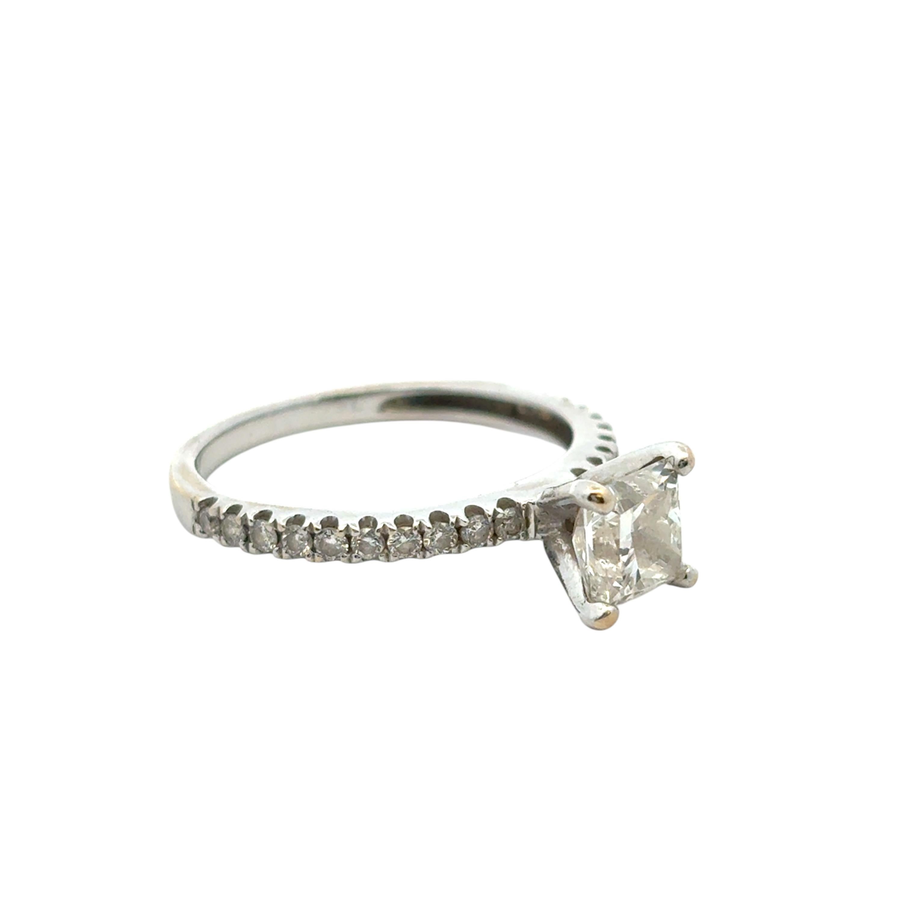 Verlobungsring aus 14 Karat Weißgold mit EGL-zertifiziertem 0,91 Karat Diamant im Prinzessinnenschliff im Angebot 6