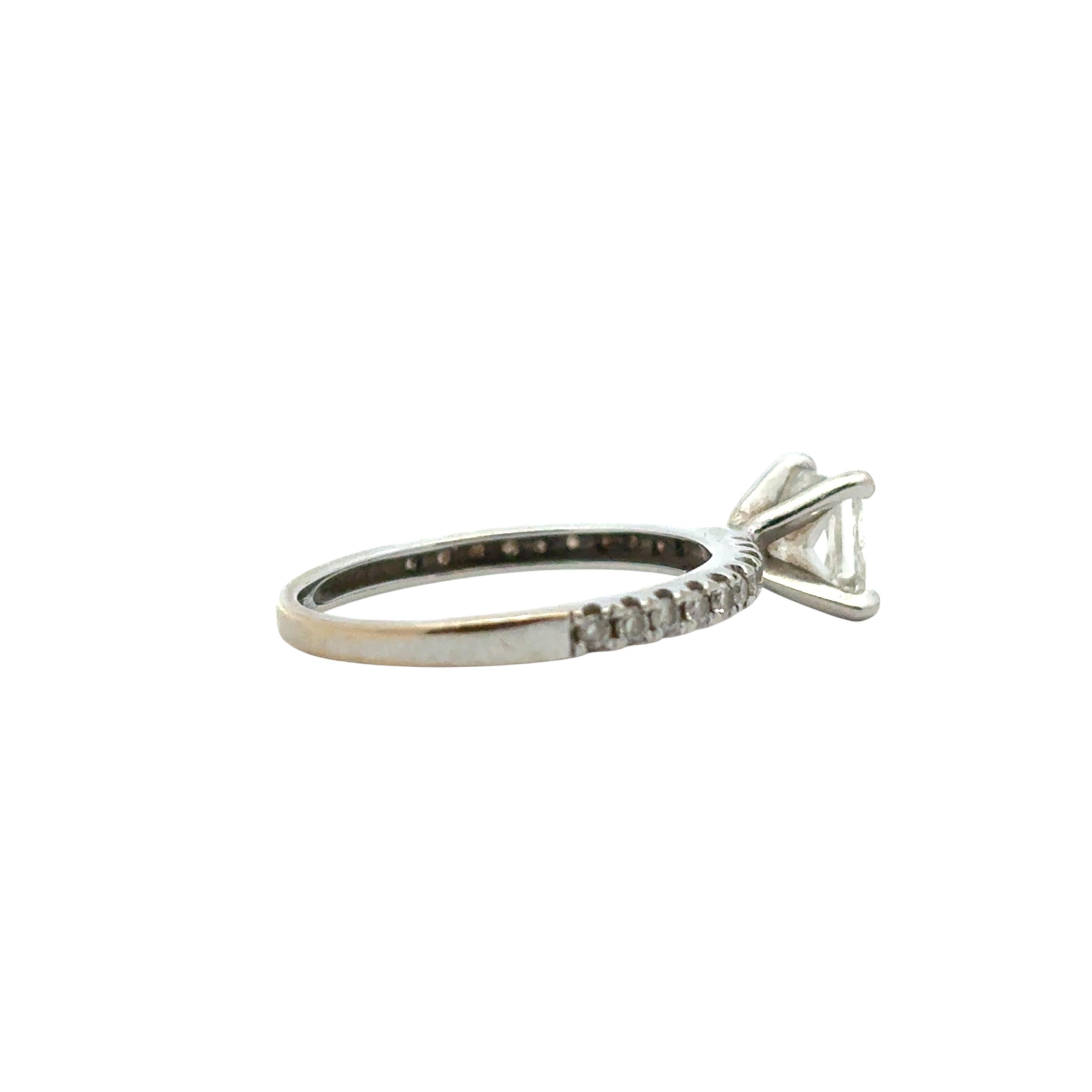 Verlobungsring aus 14 Karat Weißgold mit EGL-zertifiziertem 0,91 Karat Diamant im Prinzessinnenschliff im Zustand „Hervorragend“ im Angebot in Boca Raton, FL