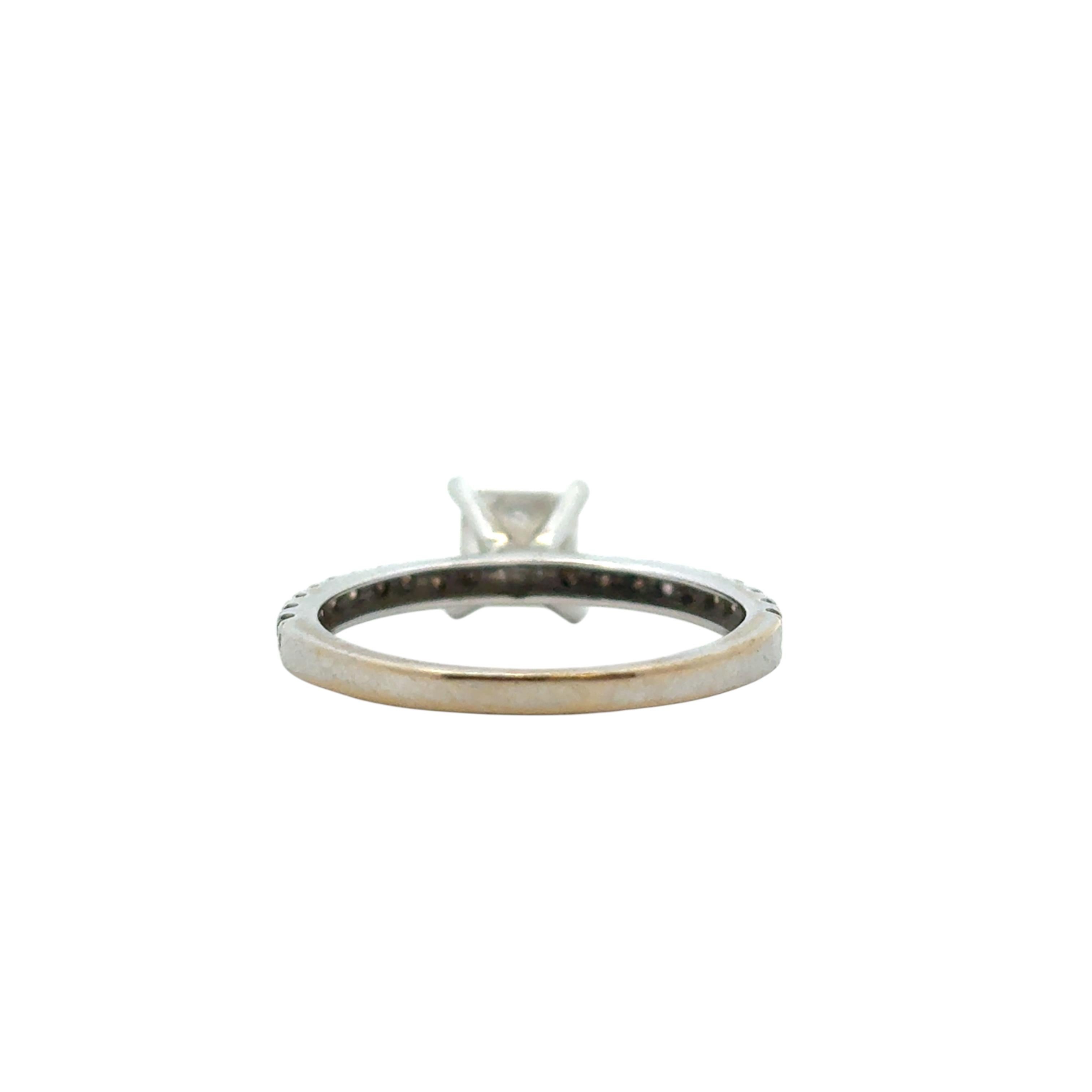 Verlobungsring aus 14 Karat Weißgold mit EGL-zertifiziertem 0,91 Karat Diamant im Prinzessinnenschliff Damen im Angebot