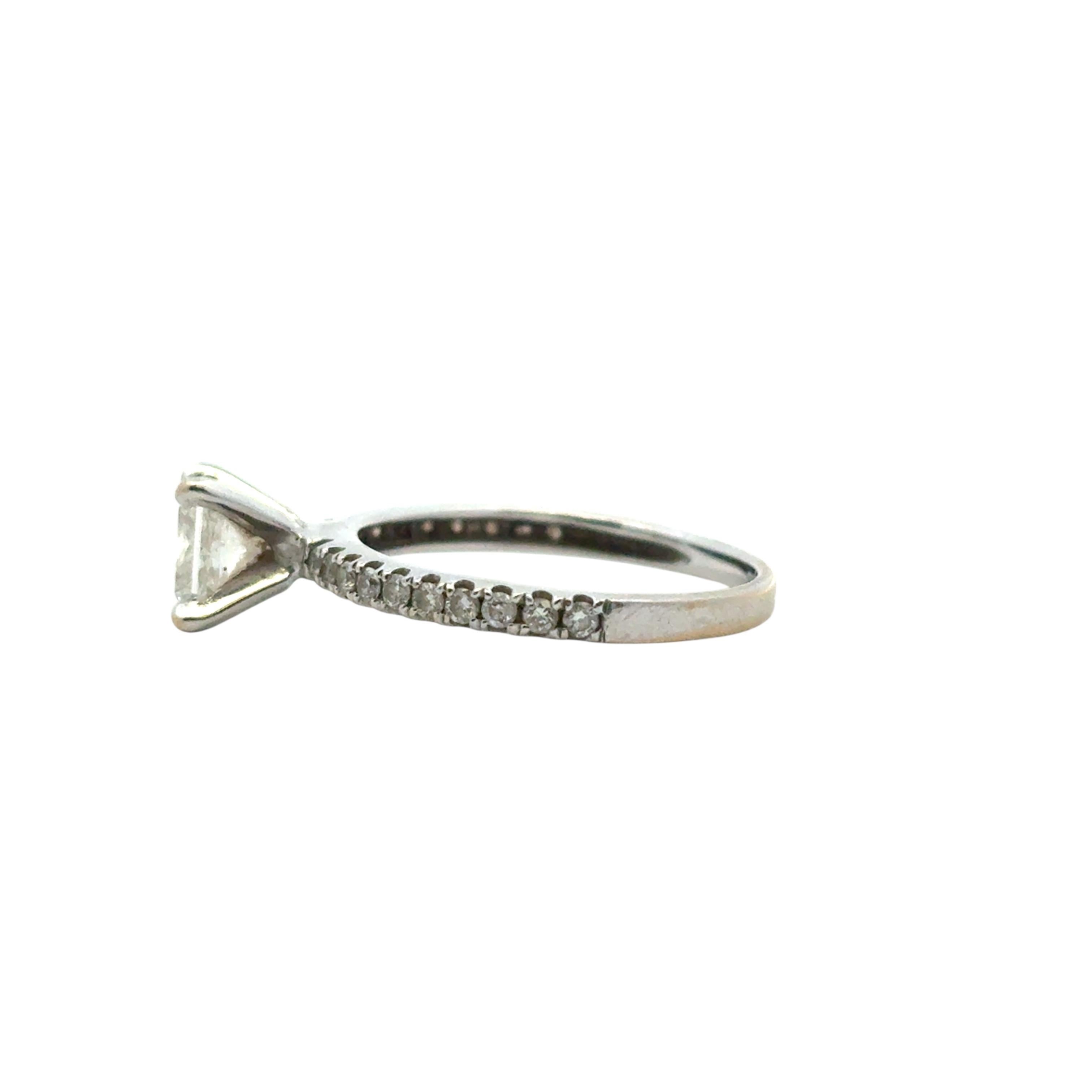 Verlobungsring aus 14 Karat Weißgold mit EGL-zertifiziertem 0,91 Karat Diamant im Prinzessinnenschliff im Angebot 2