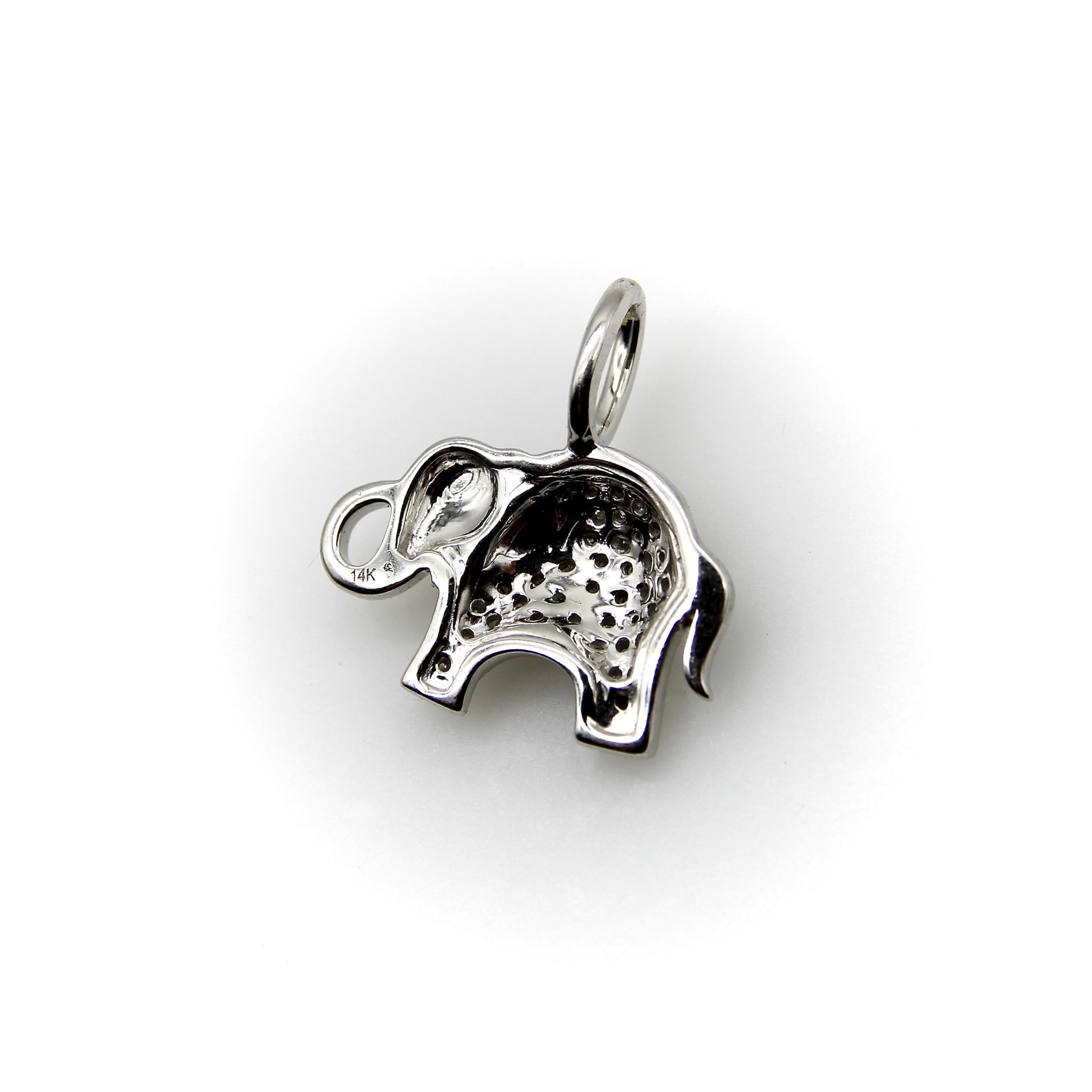 Charm Elefante in oro bianco 14K con diamanti in pavé In condizioni ottime in vendita a Venice, CA