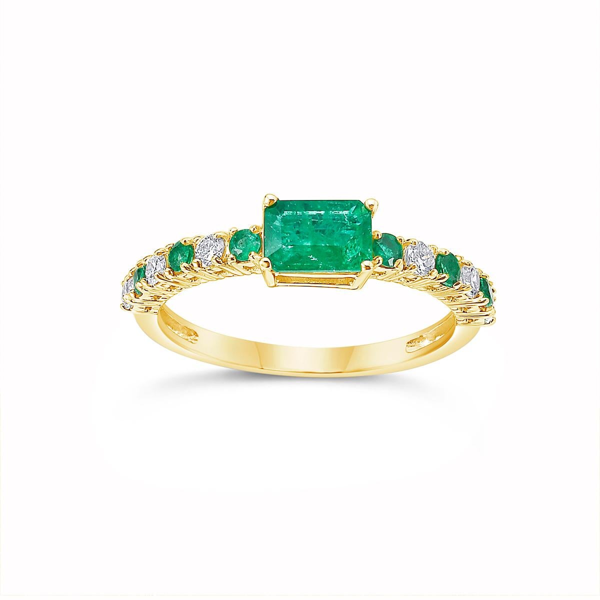 14K White Gold Emerald and Diamond Ring with 6x4 Center Stone  In New Condition For Sale In New York, NY