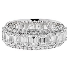 14K Weißgold Smaragdschliff und Rundschliff Diamant Eternity Eternity Band