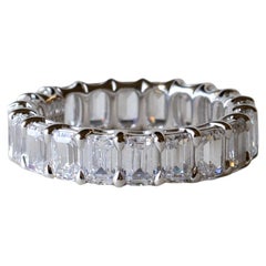 14k White Gold Emerald Cut Diamond Eternity Band