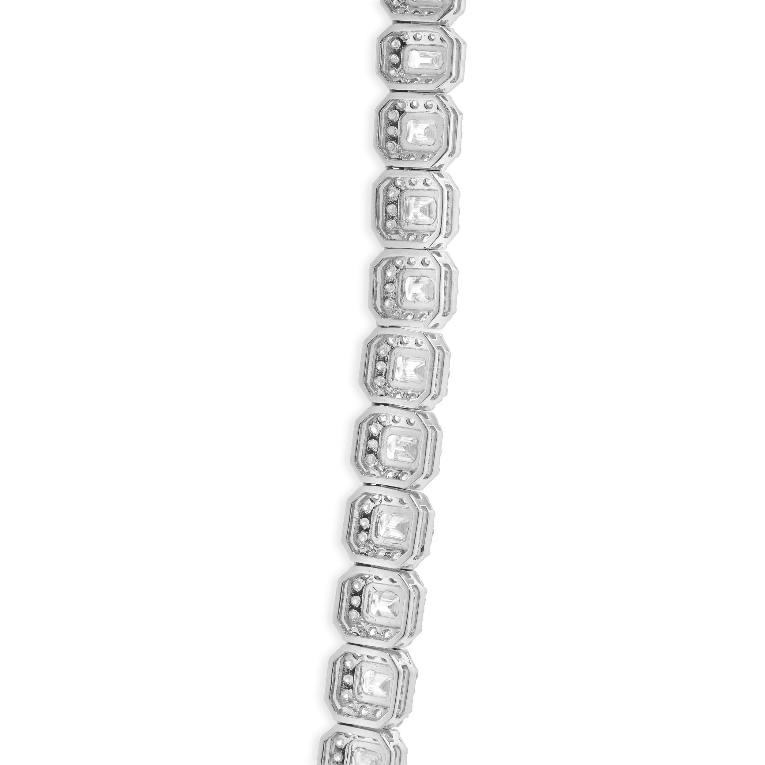 Women's 14k White Gold Emerald Cut Diamond Tennis Necklace For Sale
