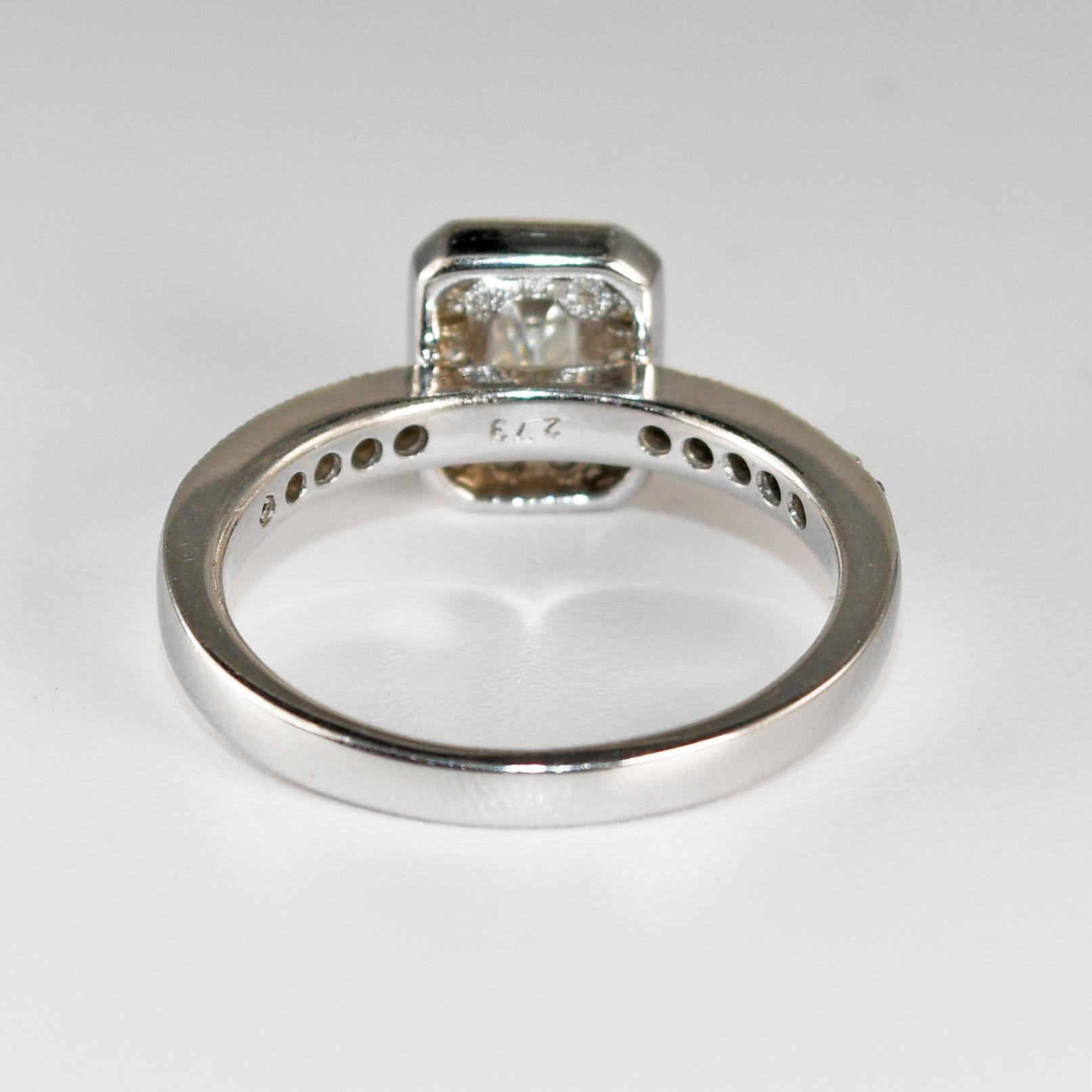 Women's or Men's 14K White Gold Emerald Cut Diamond Wedding Ring Set 0.97ct For Sale