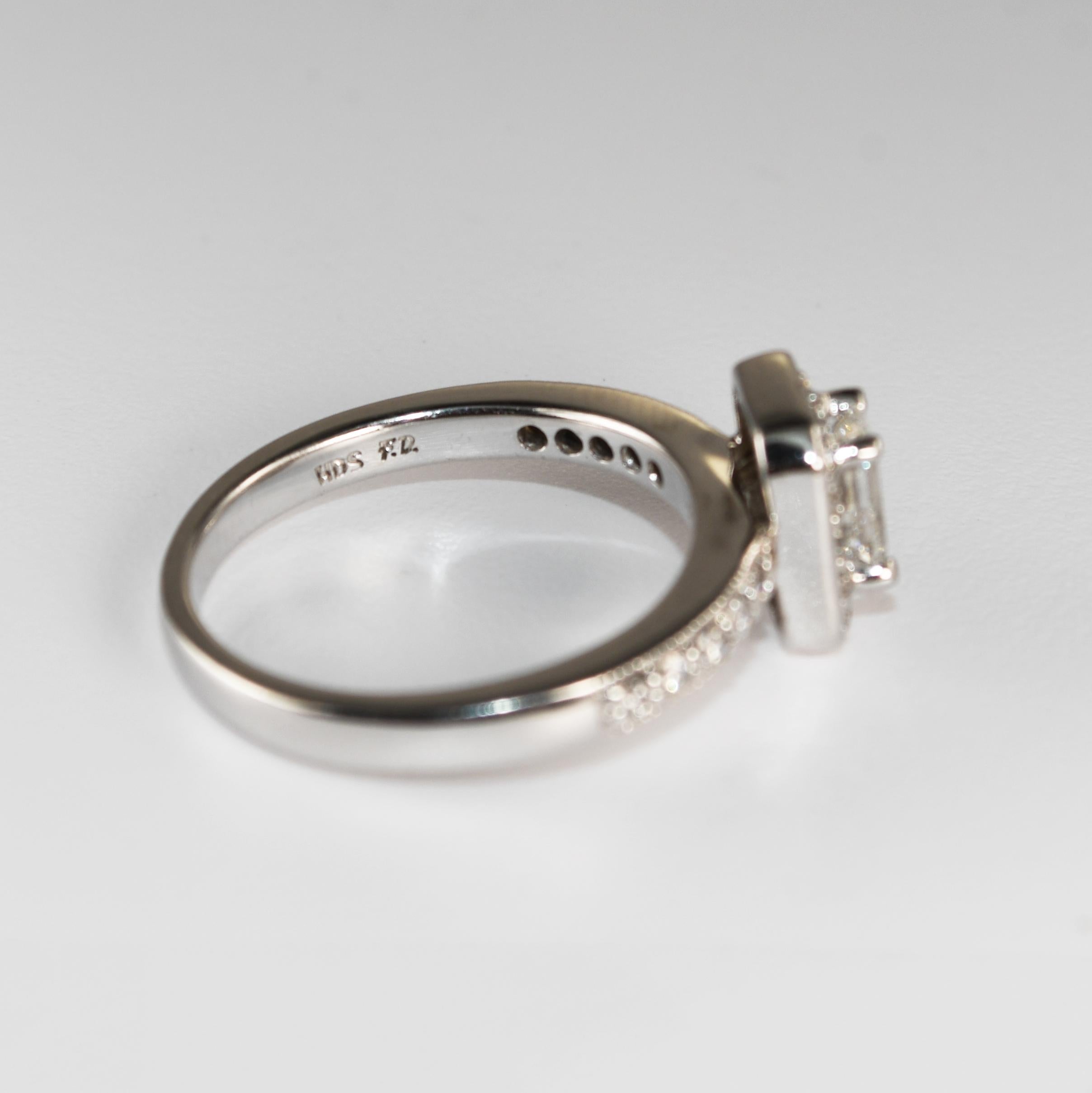 14K White Gold Emerald Cut Diamond Wedding Ring Set 0.97ct For Sale 1