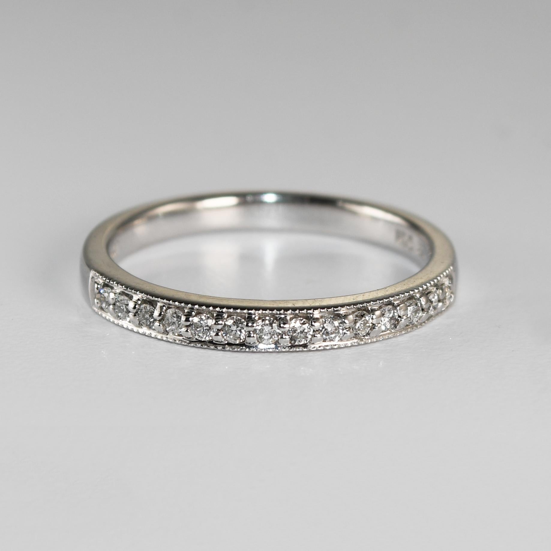 14K White Gold Emerald Cut Diamond Wedding Ring Set 0.97ct For Sale 2