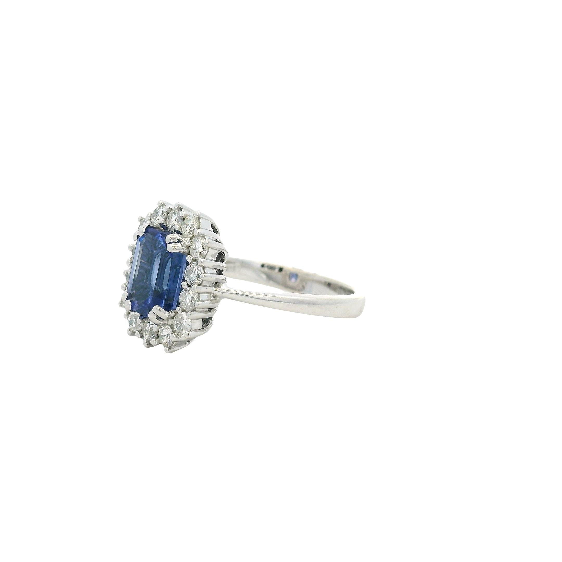 14k Weißgold Smaragdschliff Tansanit und runder Diamant Ring Damen im Angebot