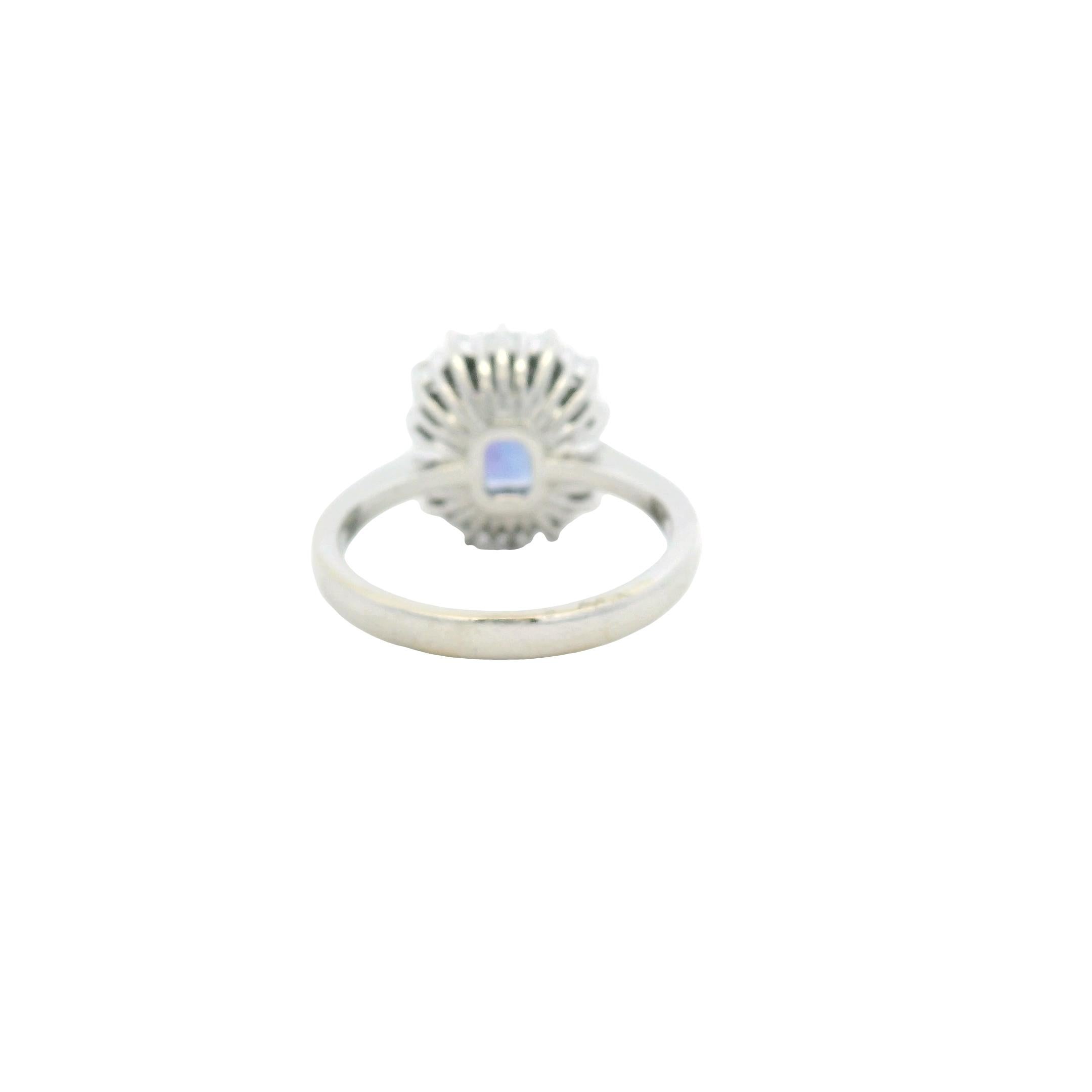 14k Weißgold Smaragdschliff Tansanit und runder Diamant Ring im Angebot 2
