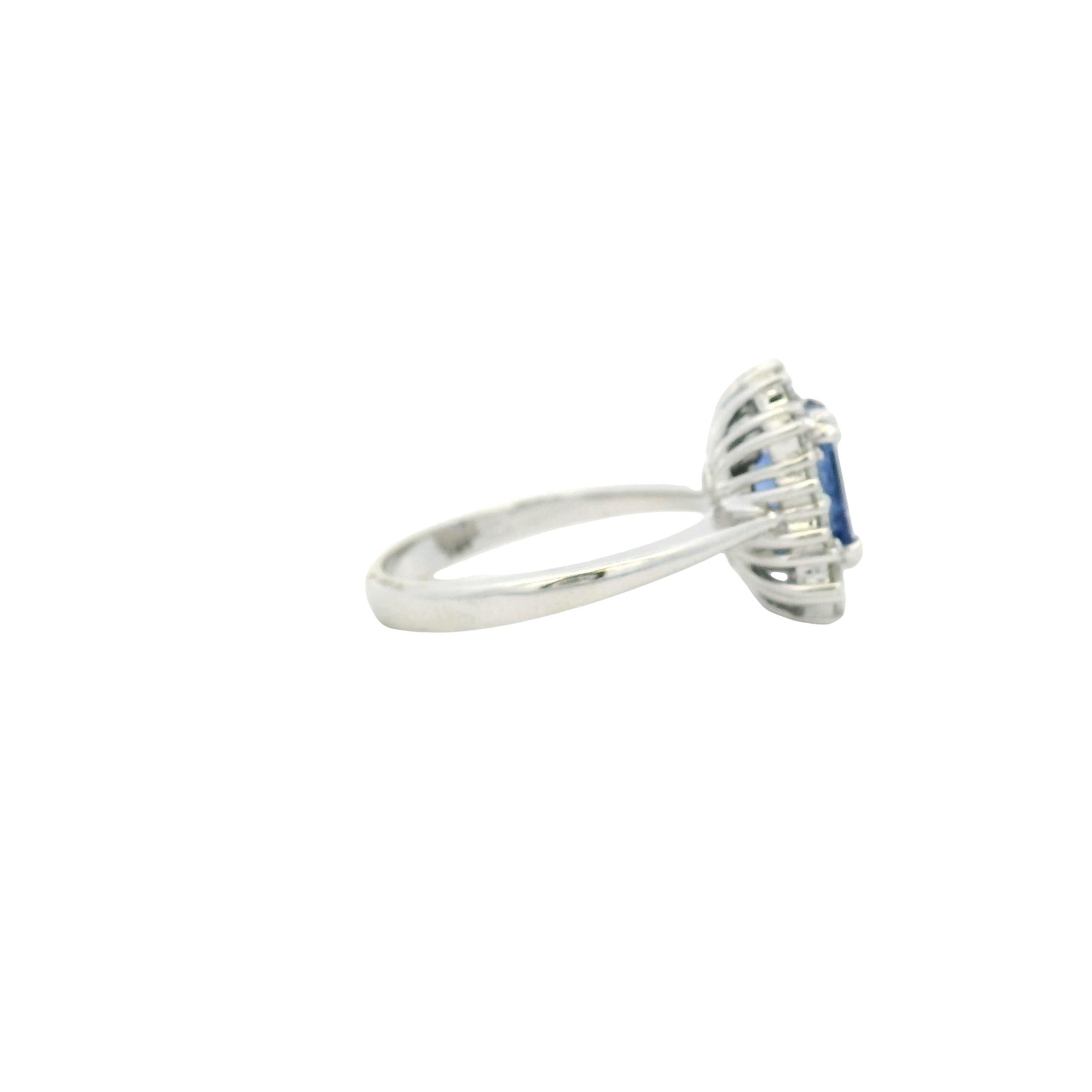 14k Weißgold Smaragdschliff Tansanit und runder Diamant Ring im Angebot 3