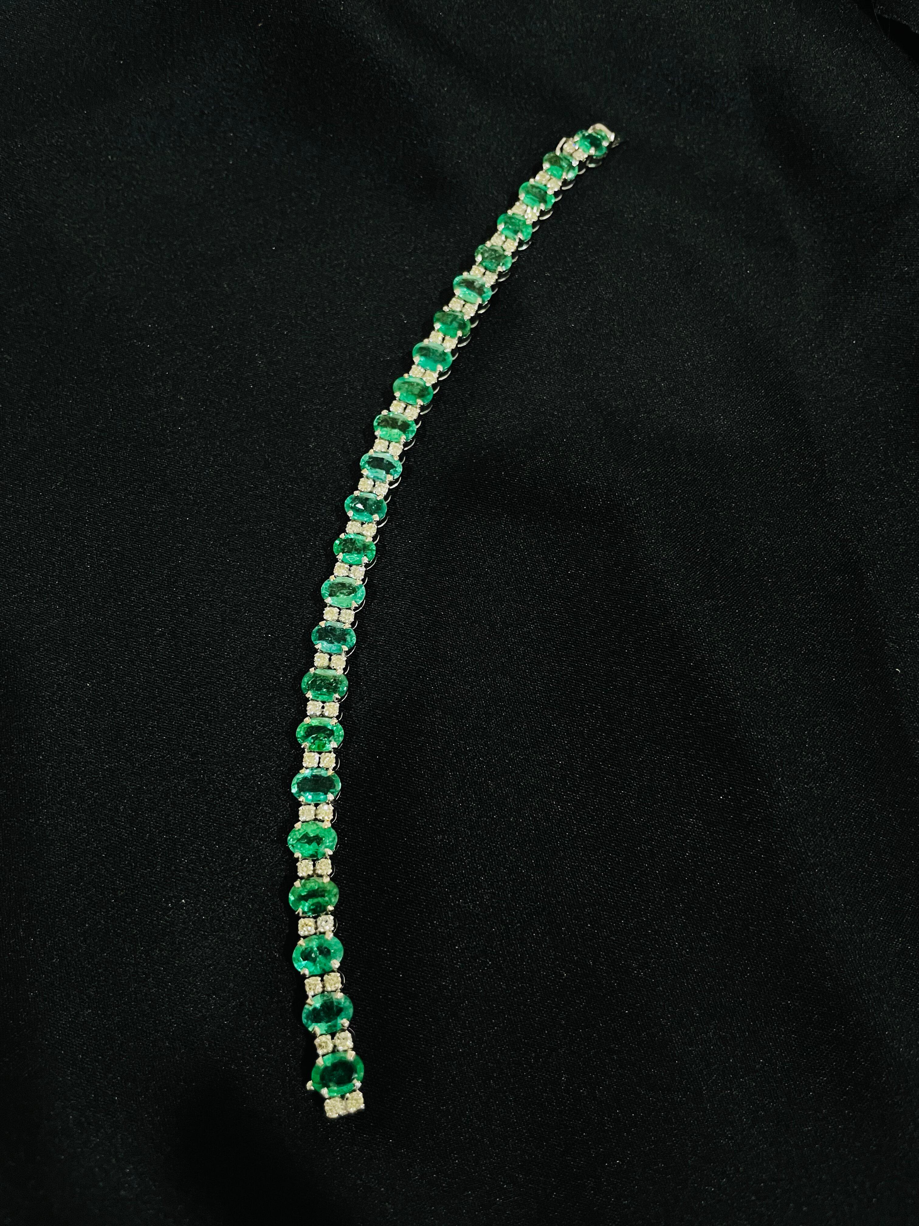 Handcrafted 14kt Solid White Gold Natural 16.07 Ct Emerald Diamond Bracelet In New Condition For Sale In Houston, TX