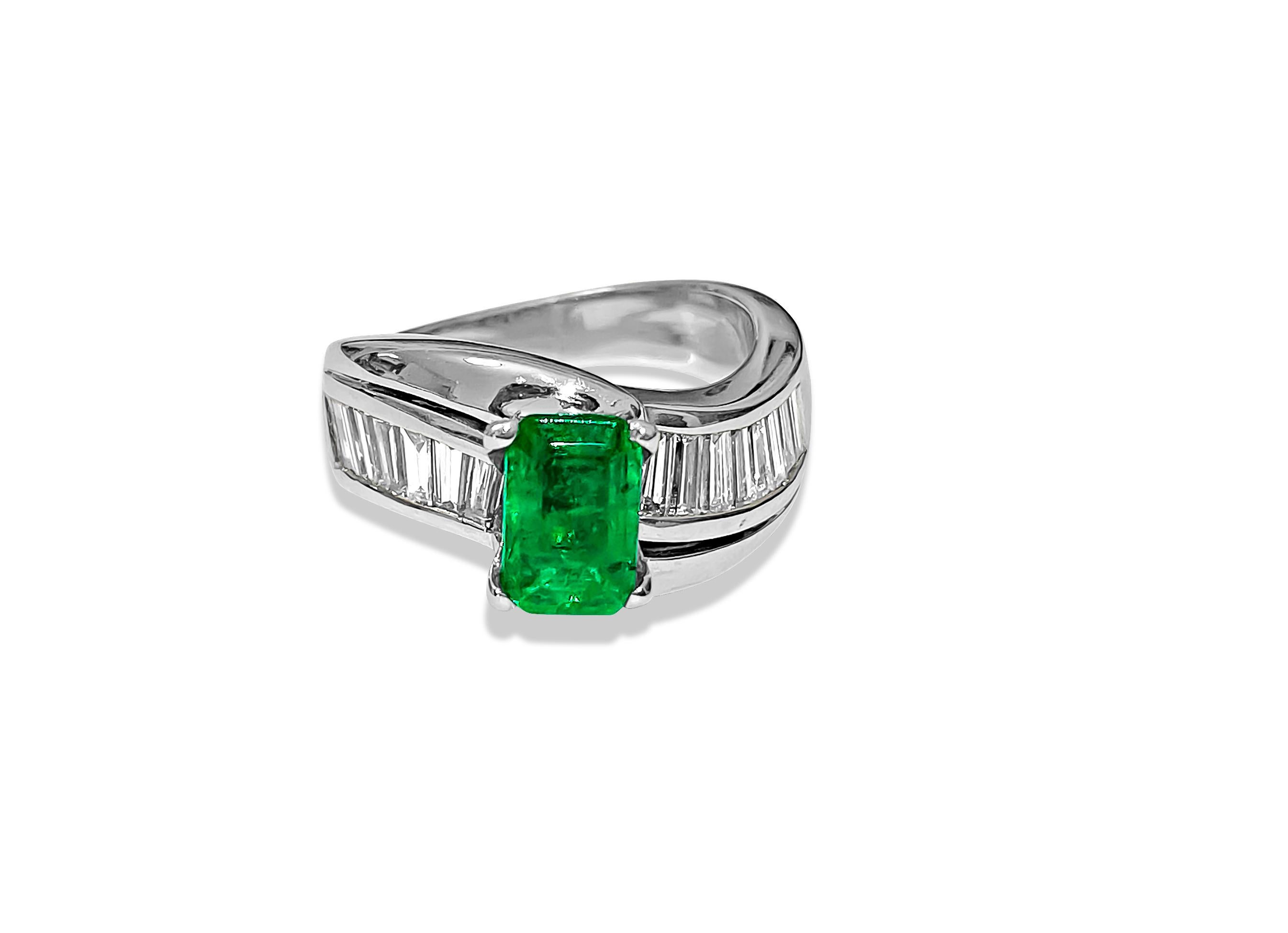 14K White Gold. Emerald & Diamond Engagement Ring For Sale